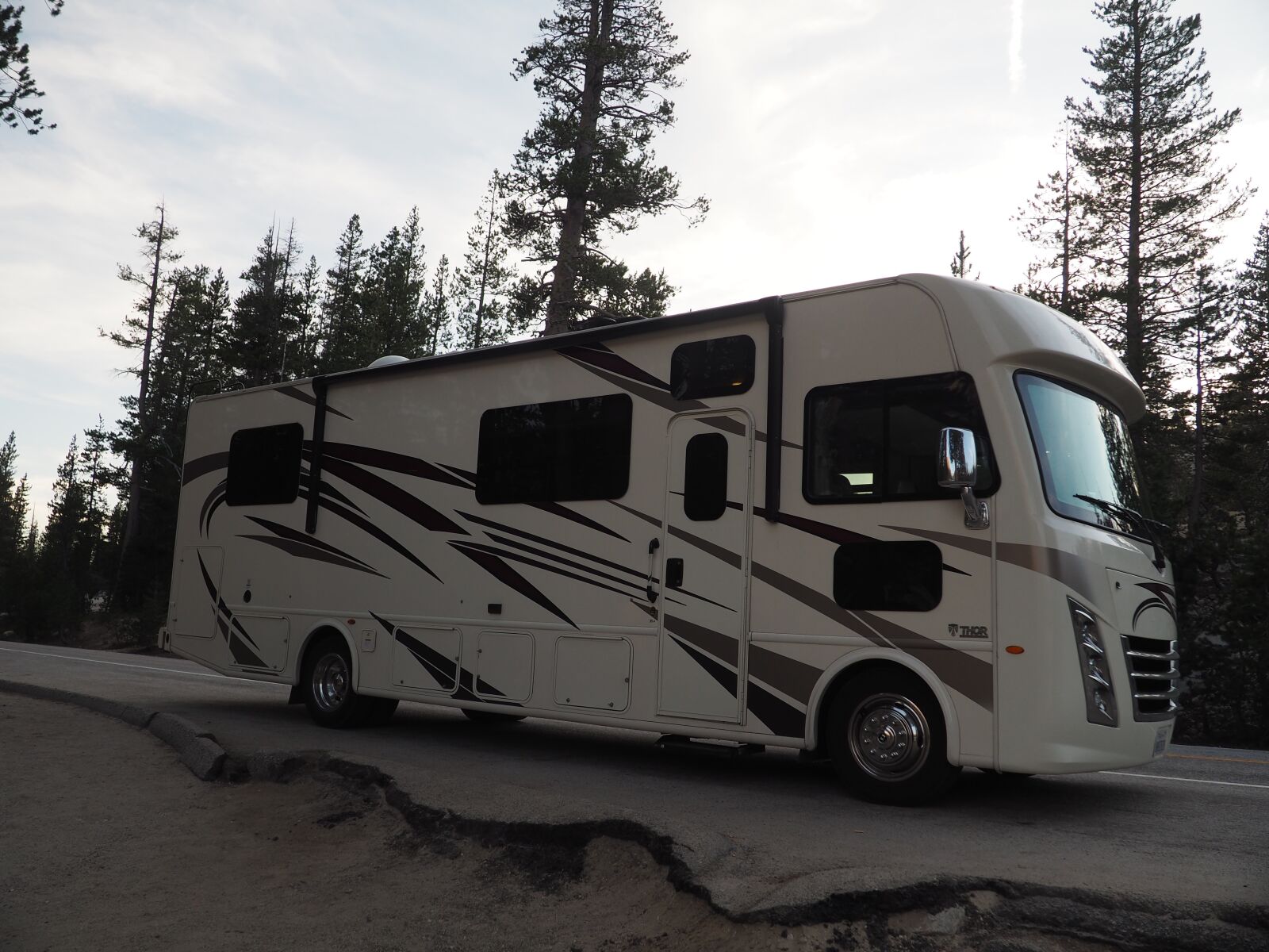 Olympus OM-D E-M10 II sample photo. Caravan, roadtrip, travel photography