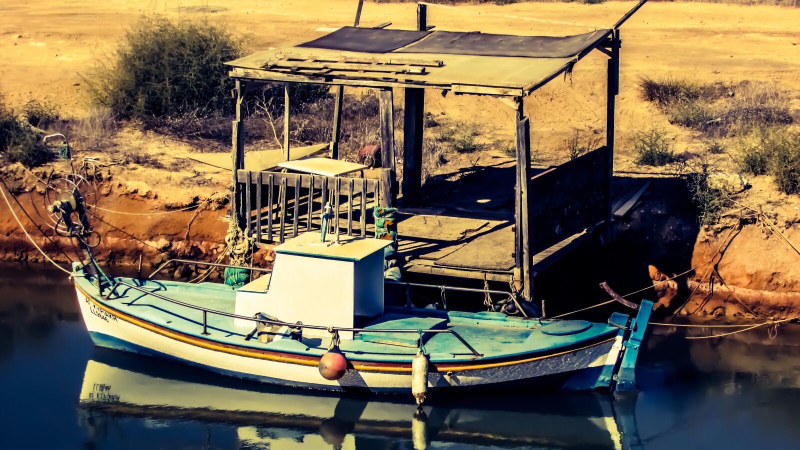 Canon PowerShot SX400 IS sample photo. Fishing boat, fishing shelter photography