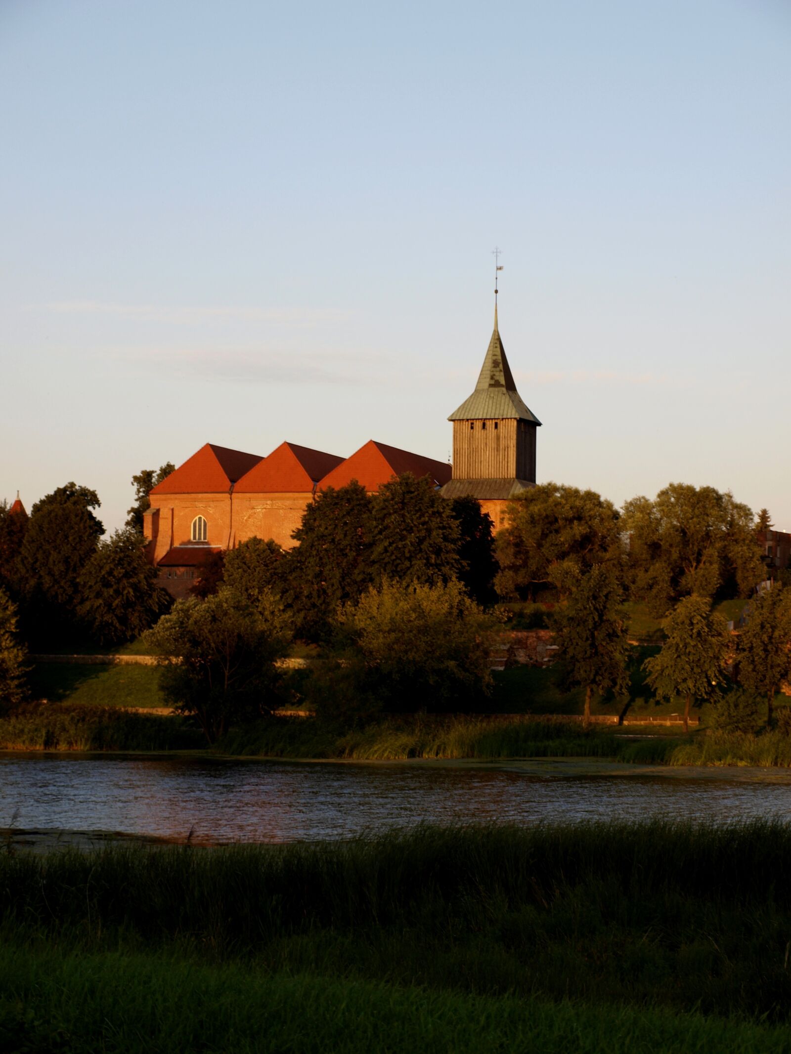Olympus E-520 (EVOLT E-520) sample photo. Malbork, castle, monument photography