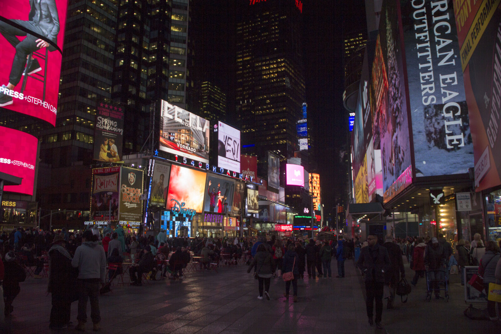 Canon EF-S 18-135mm F3.5-5.6 IS sample photo. Manhattan, new, york, night photography