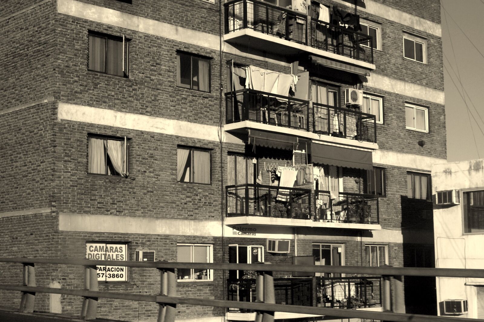 Nikon D40 sample photo. Black, white, building photography