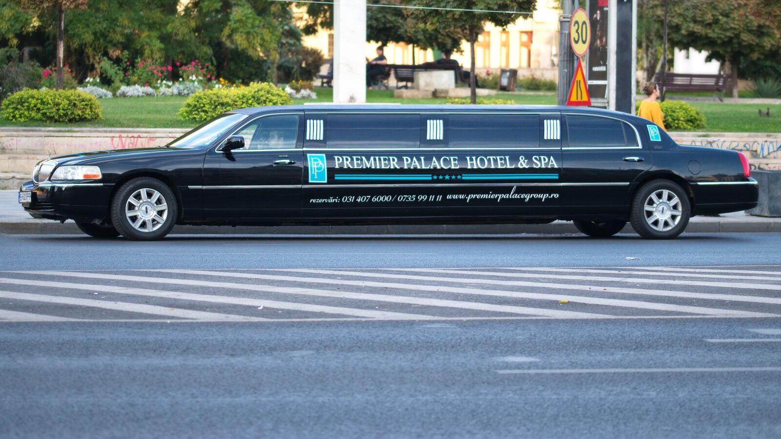 Nikon D5300 sample photo. Car, luxury, lincoln photography