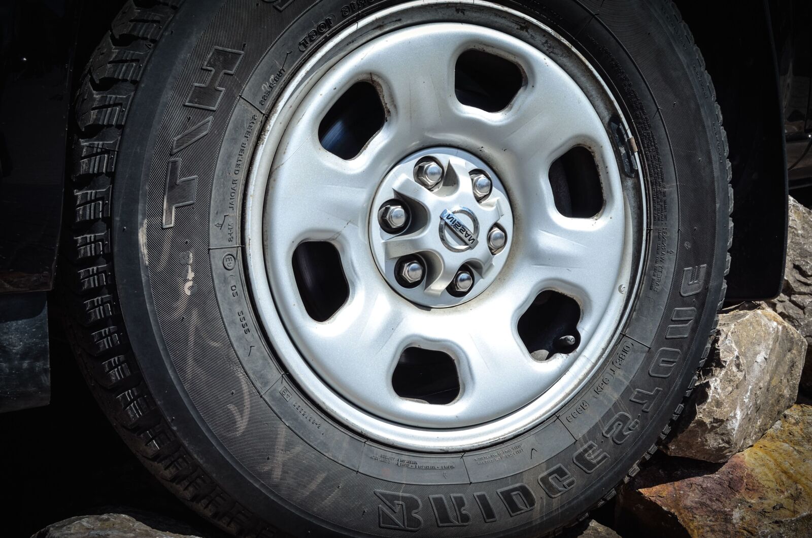 Nikon D5100 sample photo. Tire, wheel, screw, valve photography