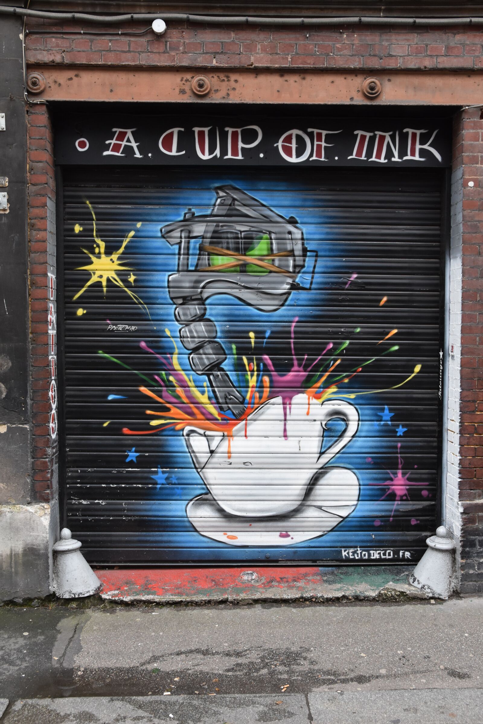 Nikon D7200 sample photo. Painting, store, urban photography