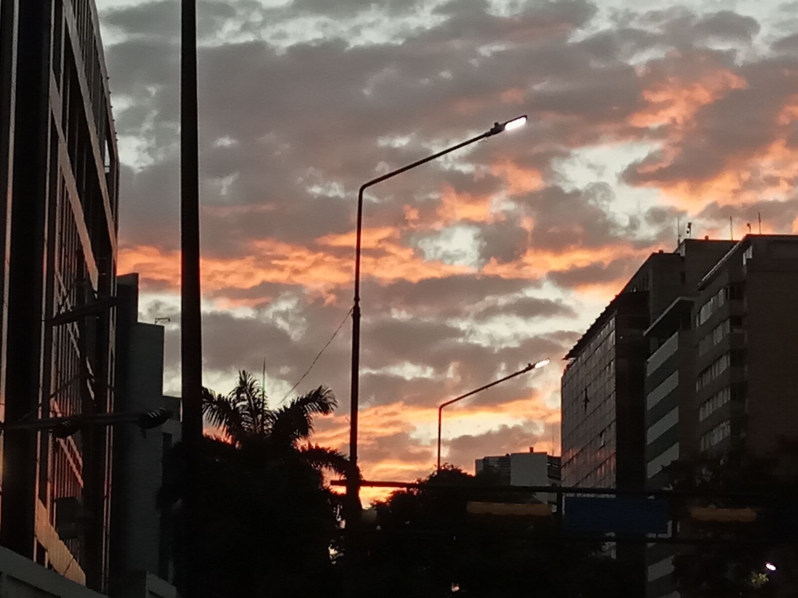 Xiaomi Redmi 6A sample photo. City, caracas, sunset photography