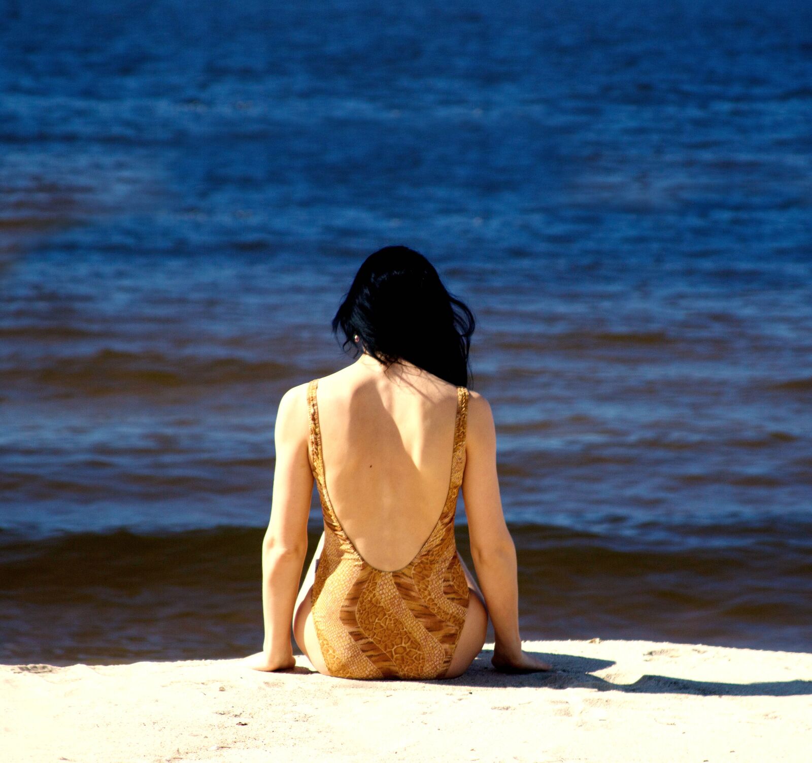 Canon EOS 600D (Rebel EOS T3i / EOS Kiss X5) sample photo. Woman, beach, swimsuit photography
