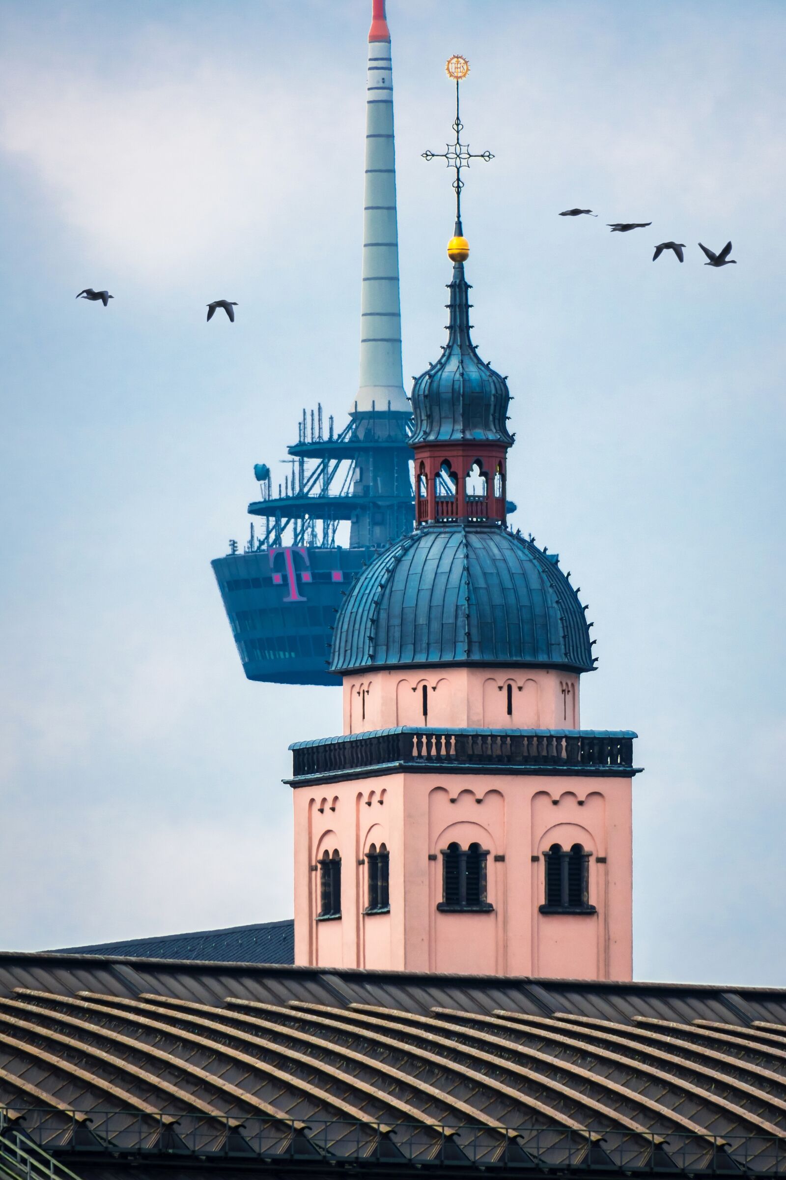 Canon PowerShot G3 X sample photo. Church, tv tower, contrast photography