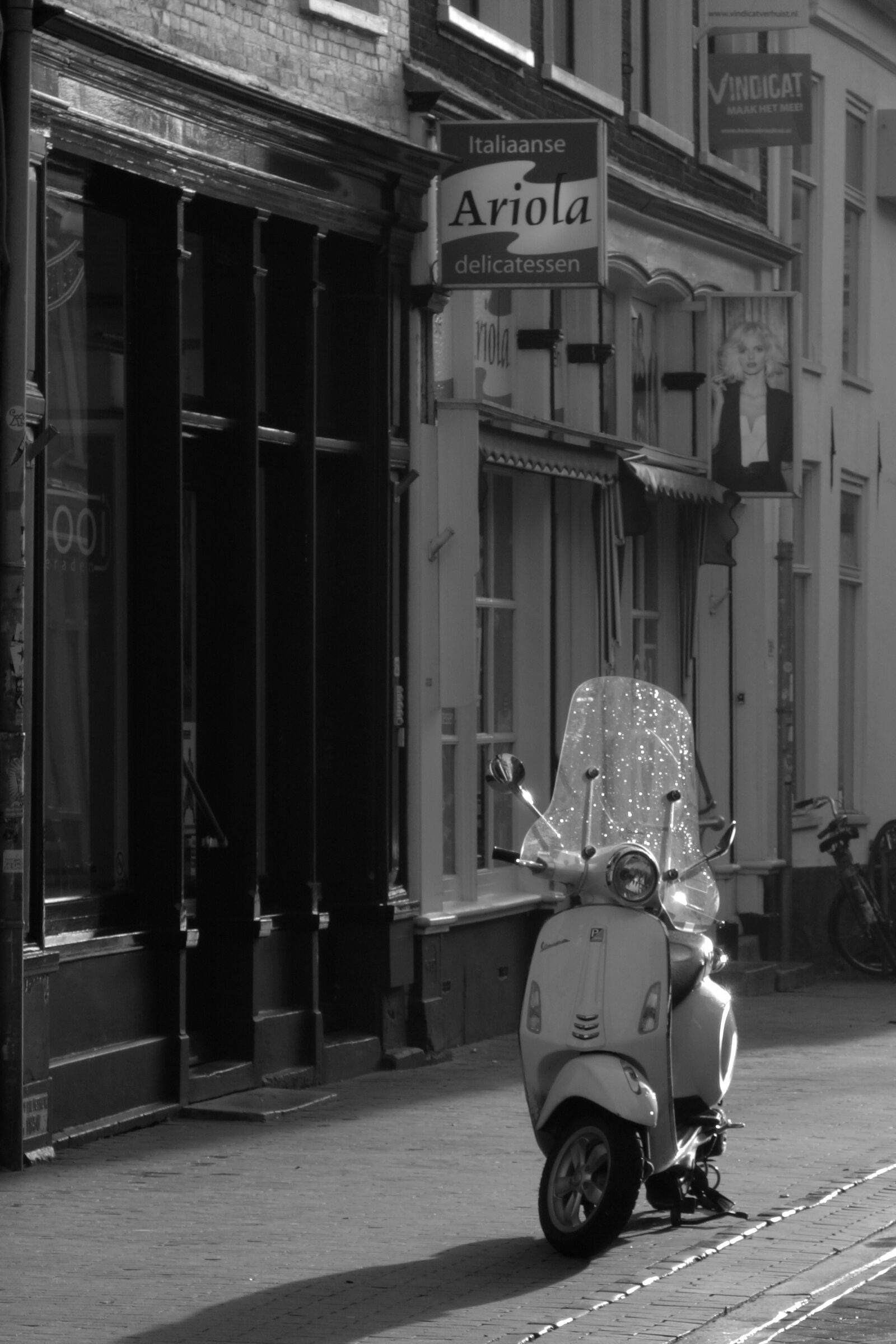 Sony Cyber-shot DSC-RX100 sample photo. Roller, motor scooter, road photography
