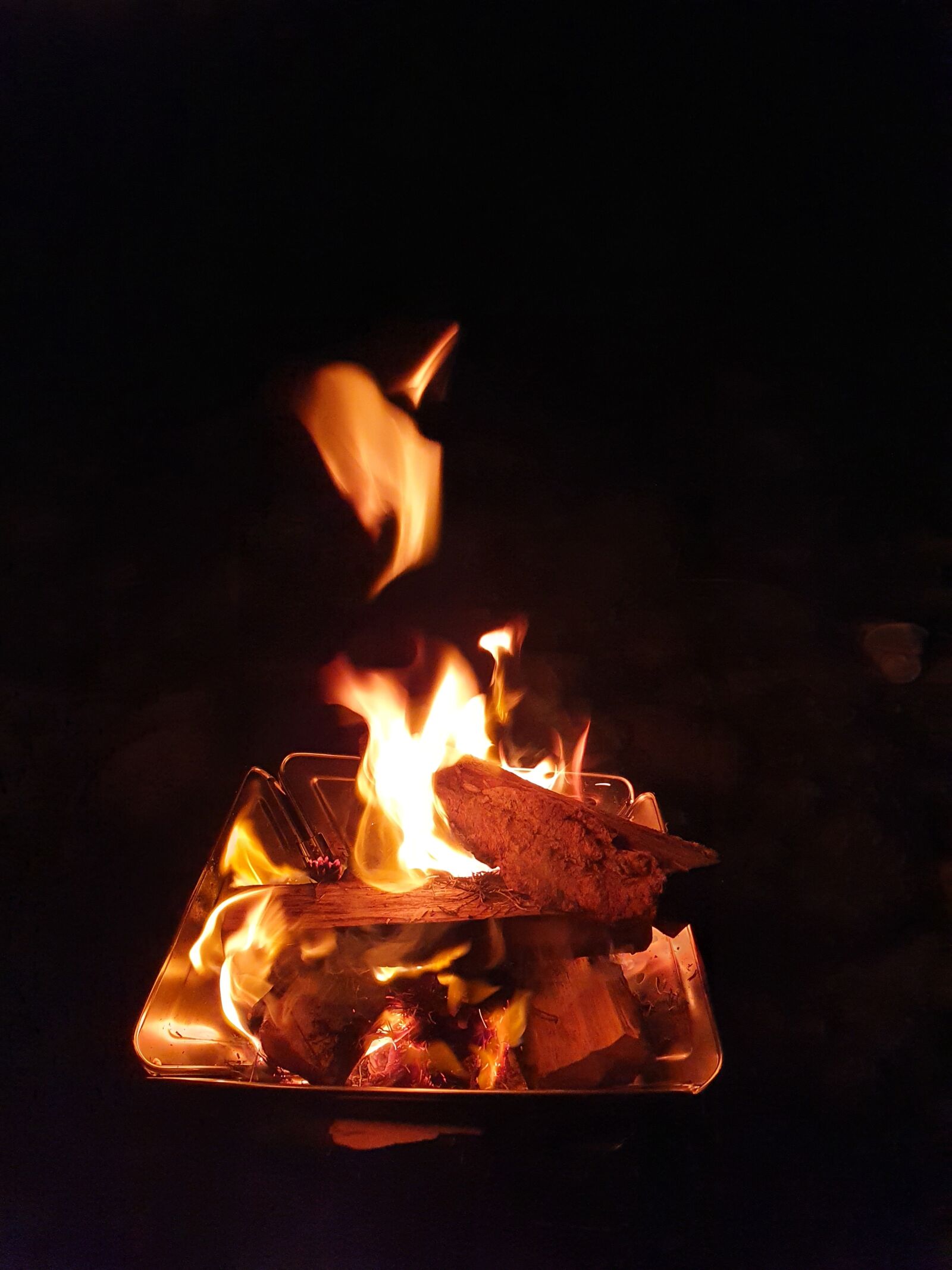 Samsung Galaxy S10+ sample photo. Camping, fire hole, bonfire photography