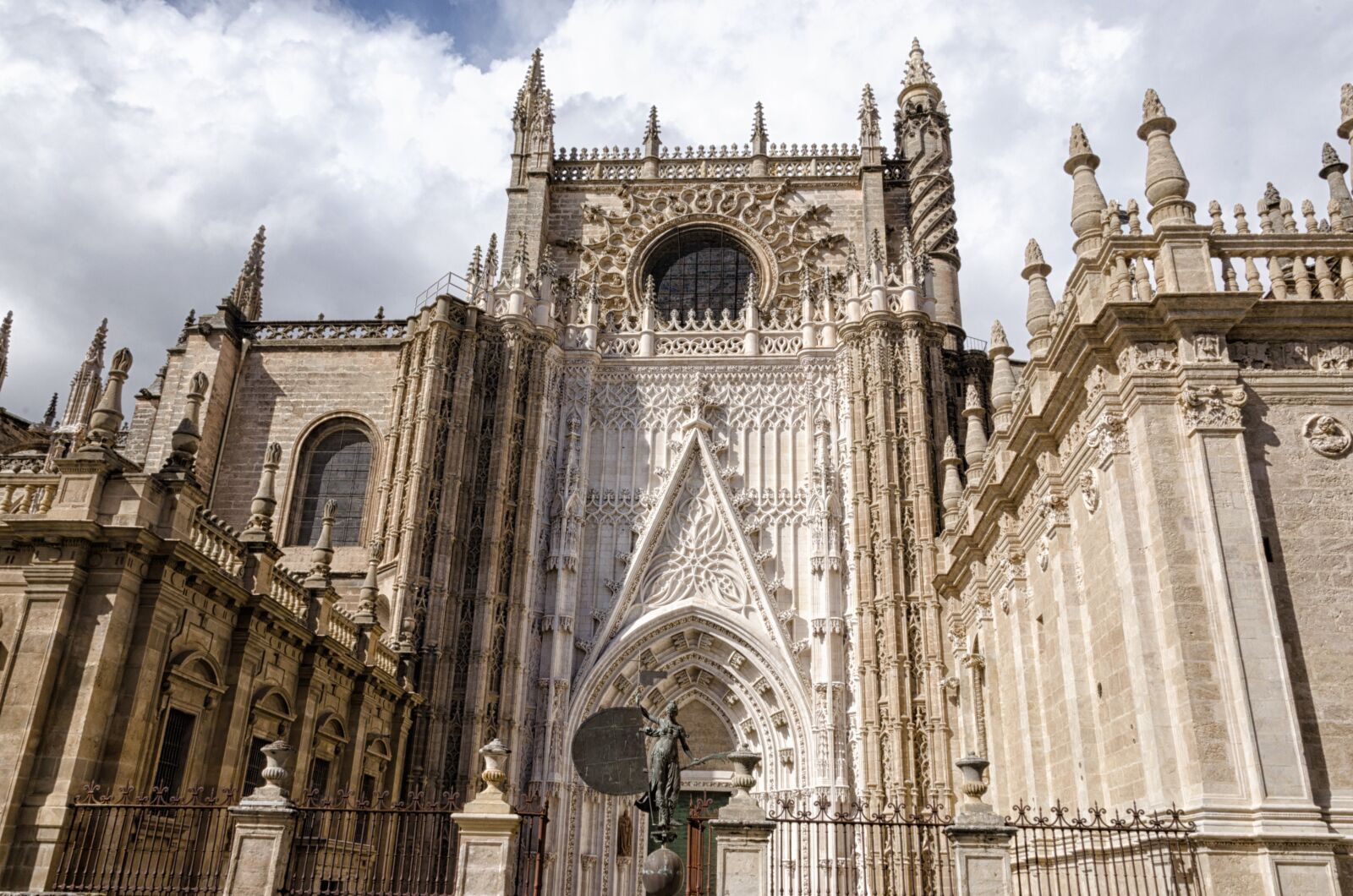 Nikon D5100 sample photo. Architecture, travel, church photography