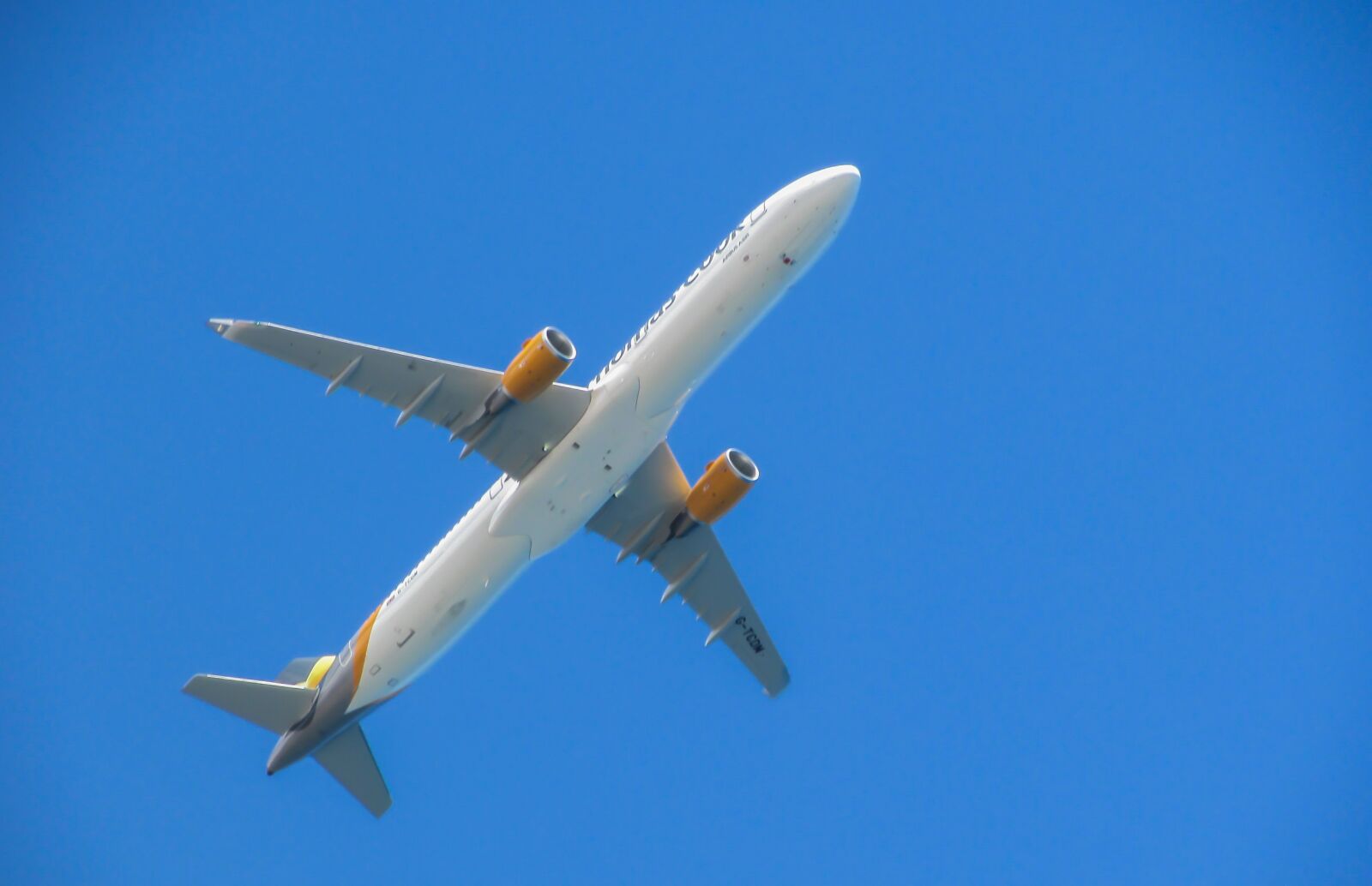 Canon PowerShot SX400 IS sample photo. Airplane, flying, above photography