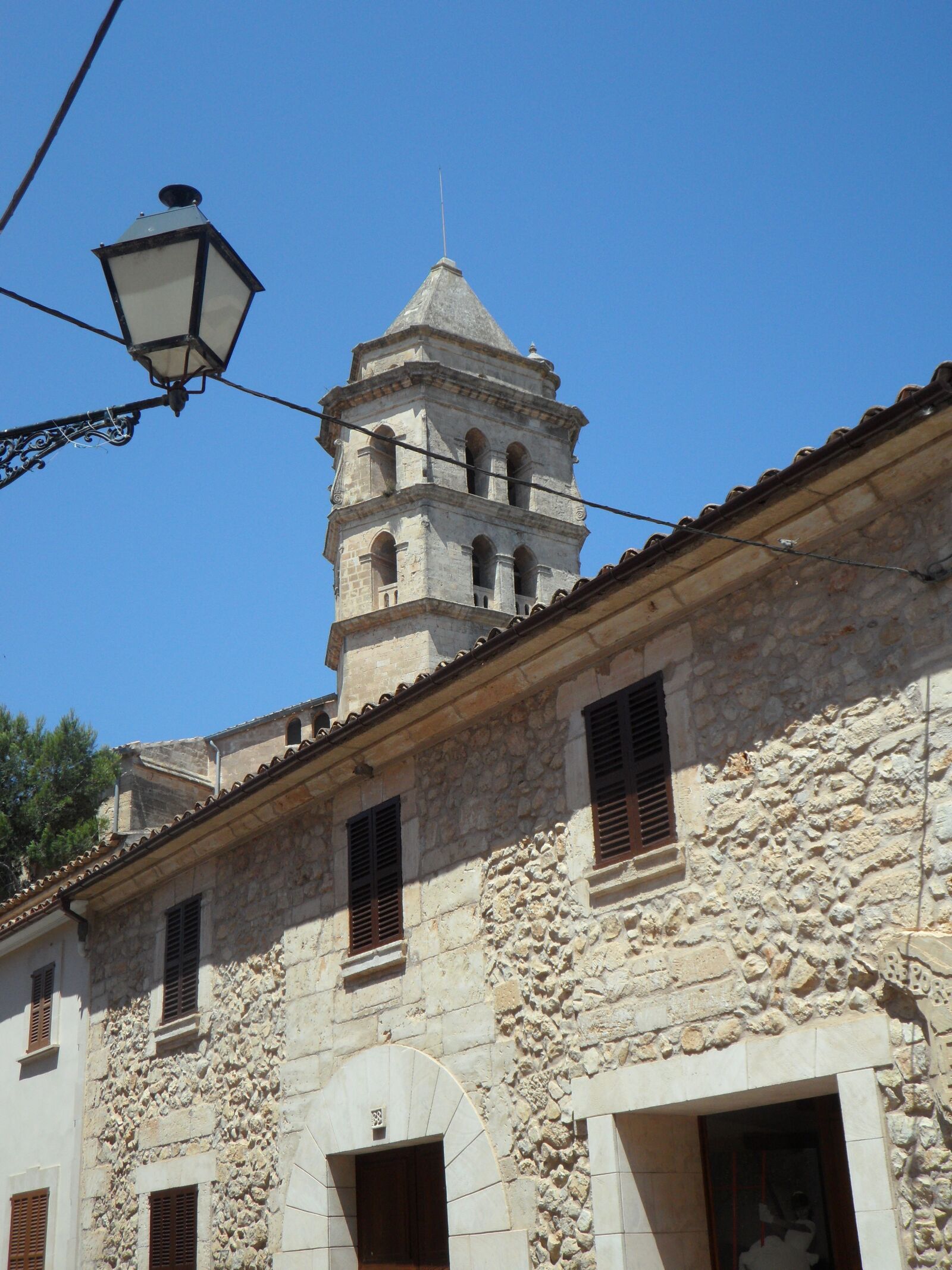 Samsung VLUU WB210, SAMSUNG WB210 sample photo. Mallorca, church, city view photography