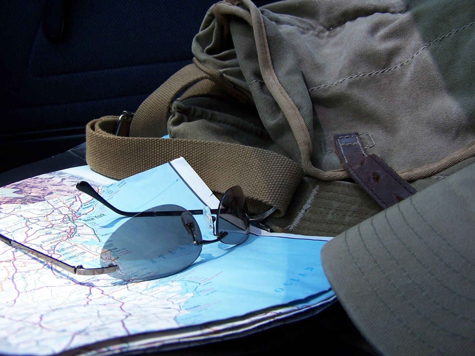 Kodak DX6490 ZOOM DIGITAL CAMERA sample photo. Road, map, sun, glasses photography