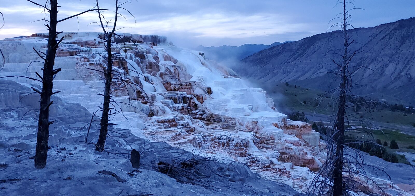 Samsung Galaxy S10 sample photo. Yellowstone park, calcium, water photography