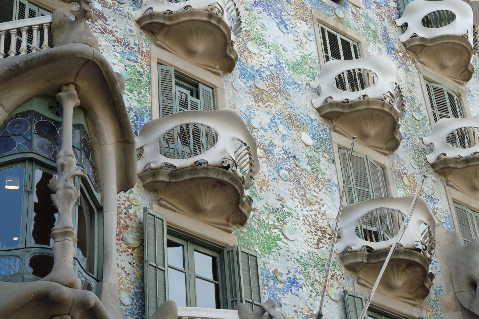 Panasonic Lumix DMC-FZ28 sample photo. Casa batllo, barcelona, spain photography