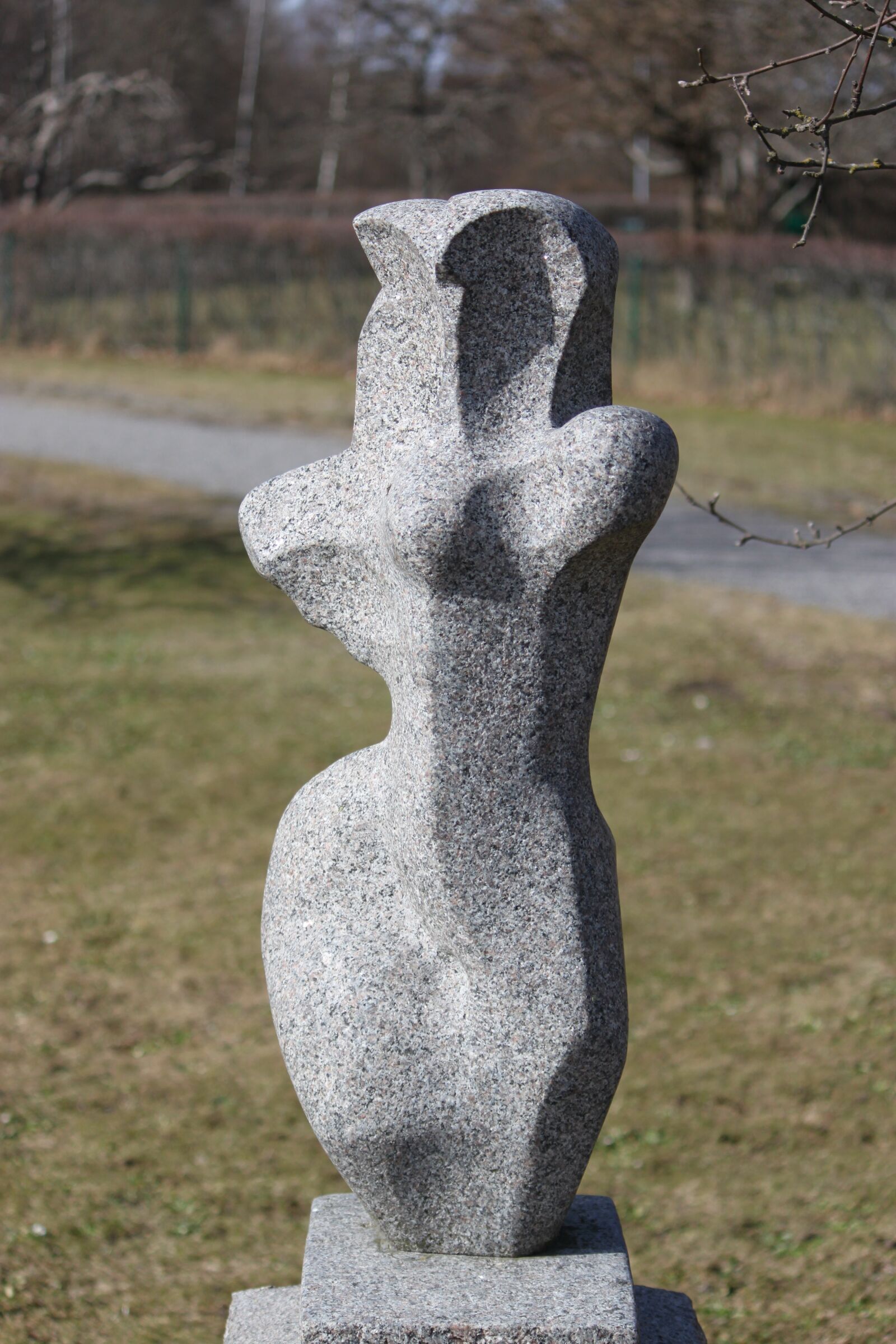 Canon EOS 500D (EOS Rebel T1i / EOS Kiss X3) sample photo. Statue, light, pose photography