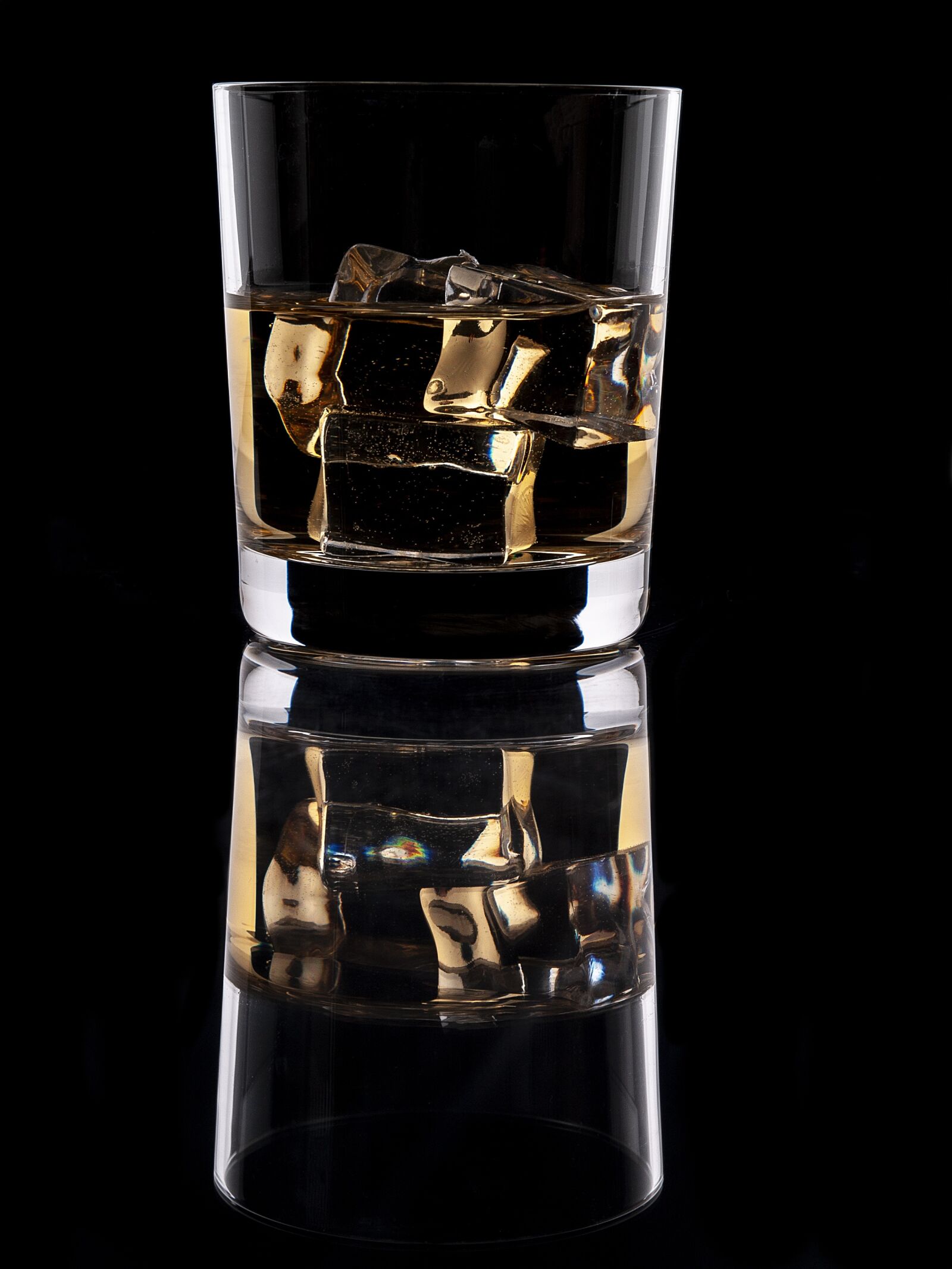 Olympus E-500 (EVOLT E-500) sample photo. Glass, ice cubes, alcohol photography