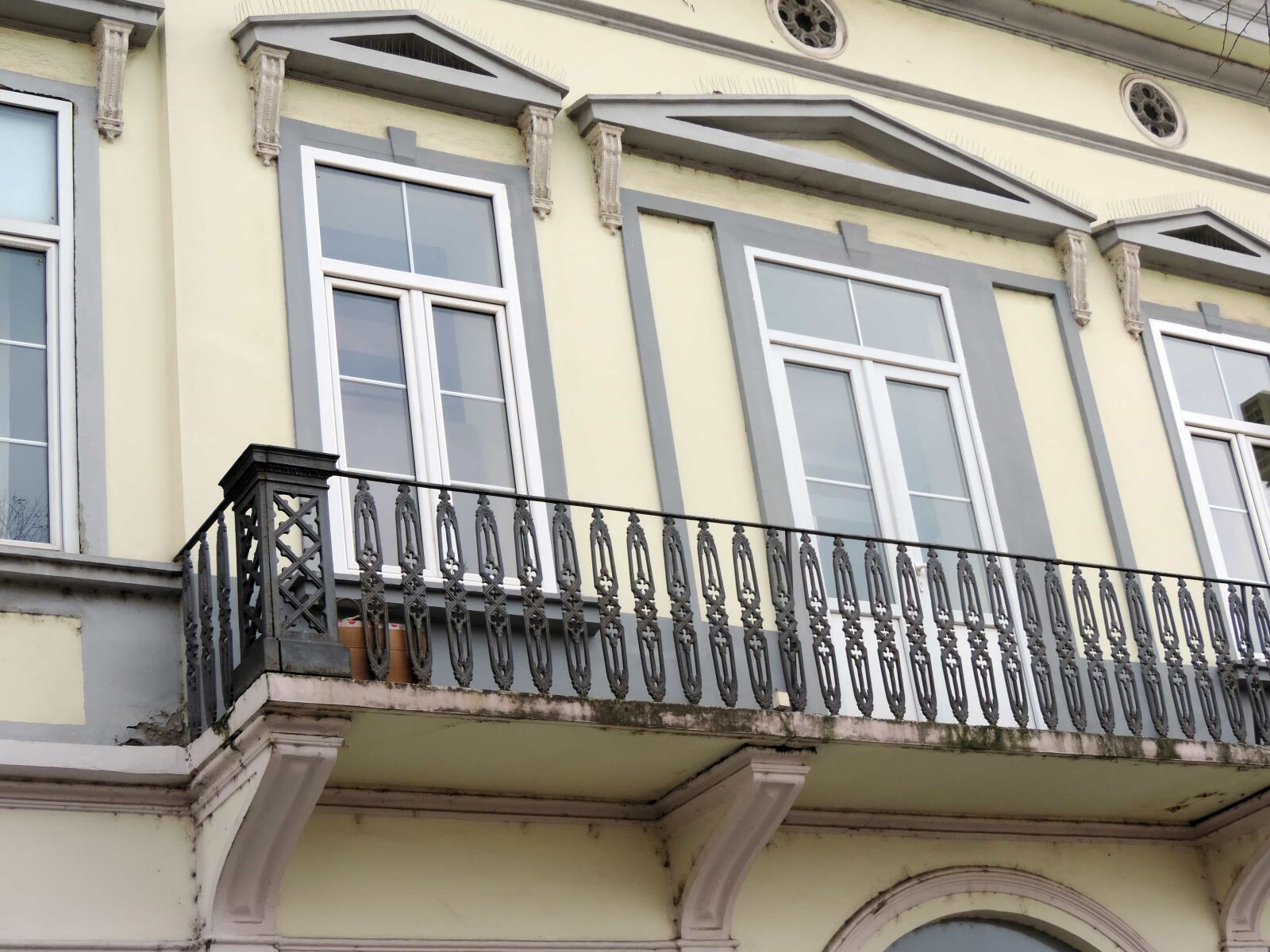 Nikon Coolpix P520 sample photo. Balcony, house, building, structure photography