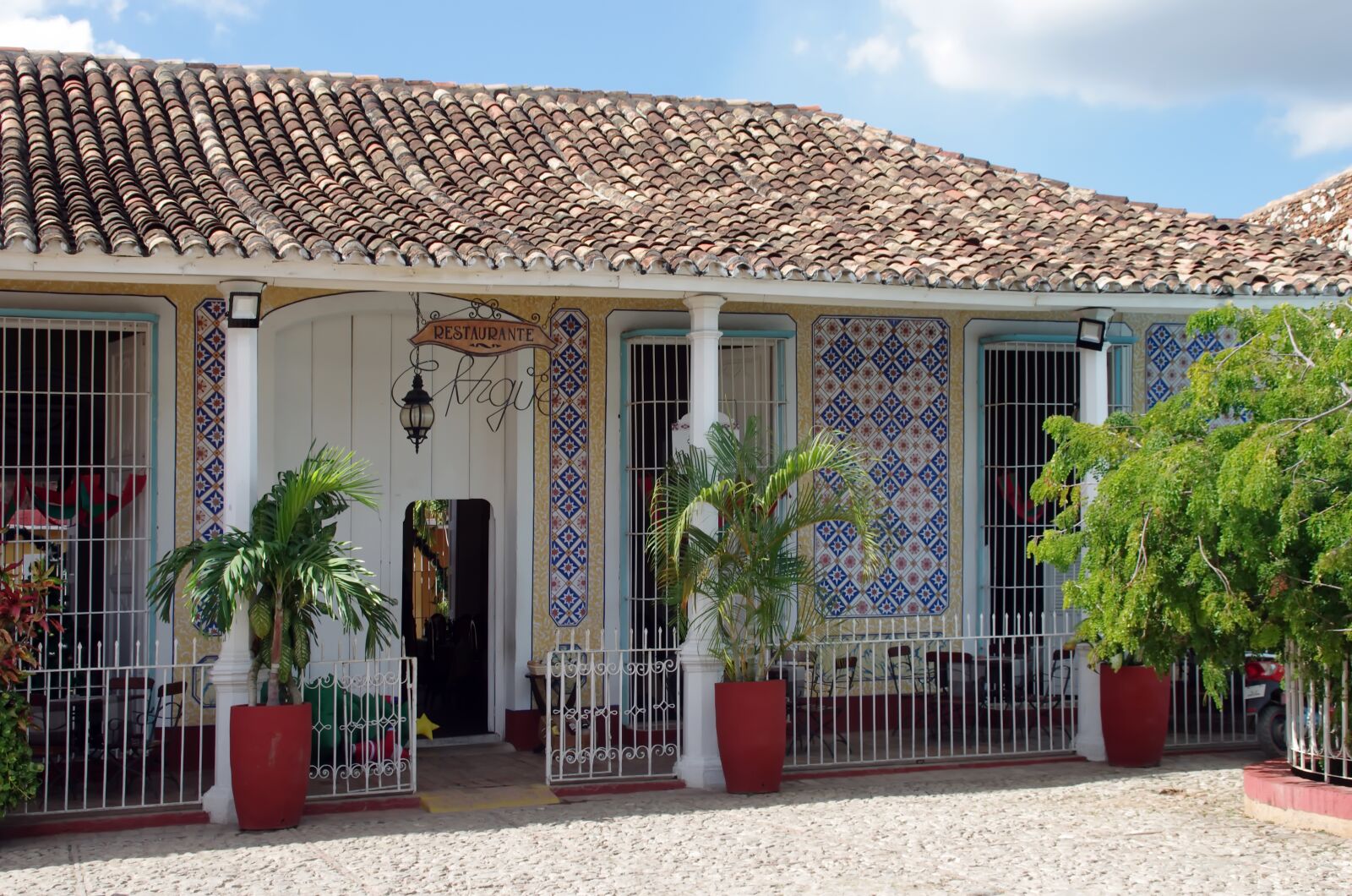 Pentax K-5 sample photo. Cuba, trinidad, house photography