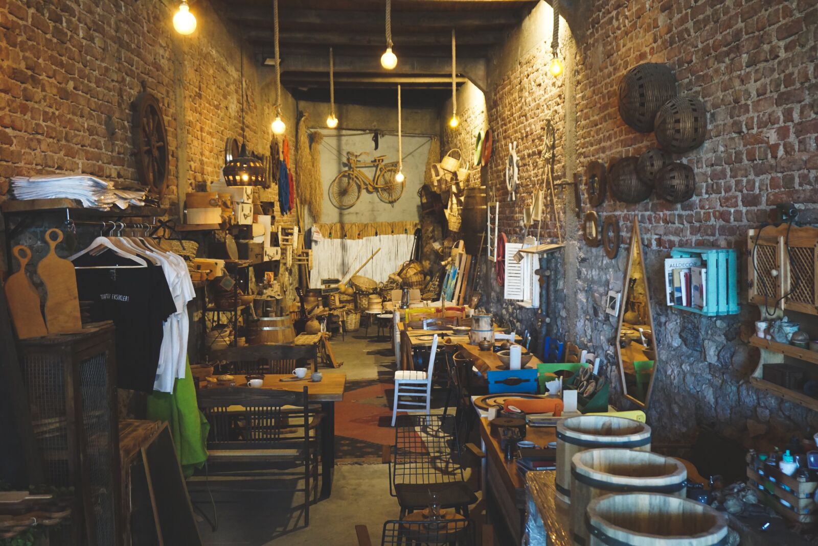 Sony a6000 sample photo. Shop, souvenirs, shopping photography