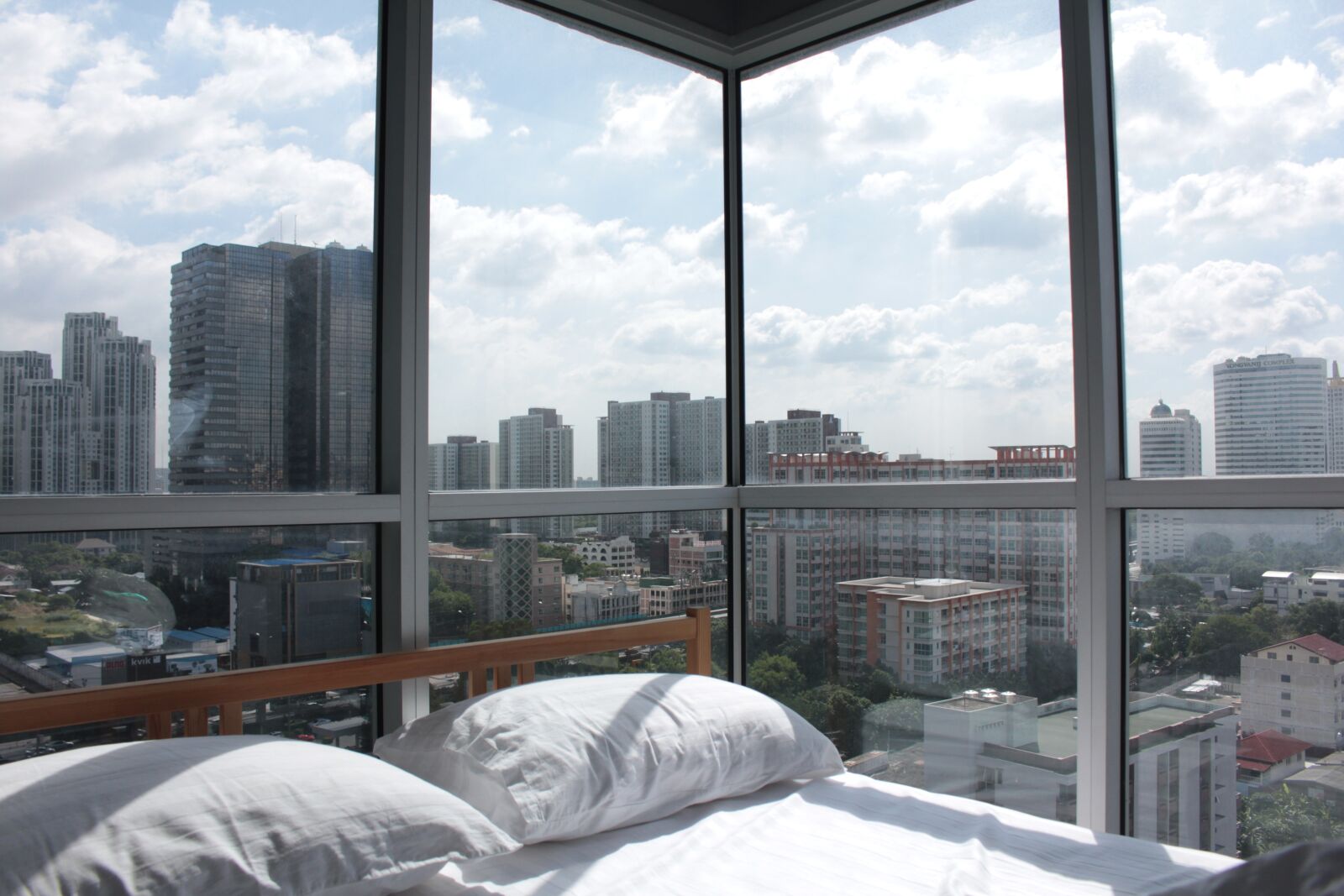 Canon EOS 700D (EOS Rebel T5i / EOS Kiss X7i) sample photo. Room, view, window photography