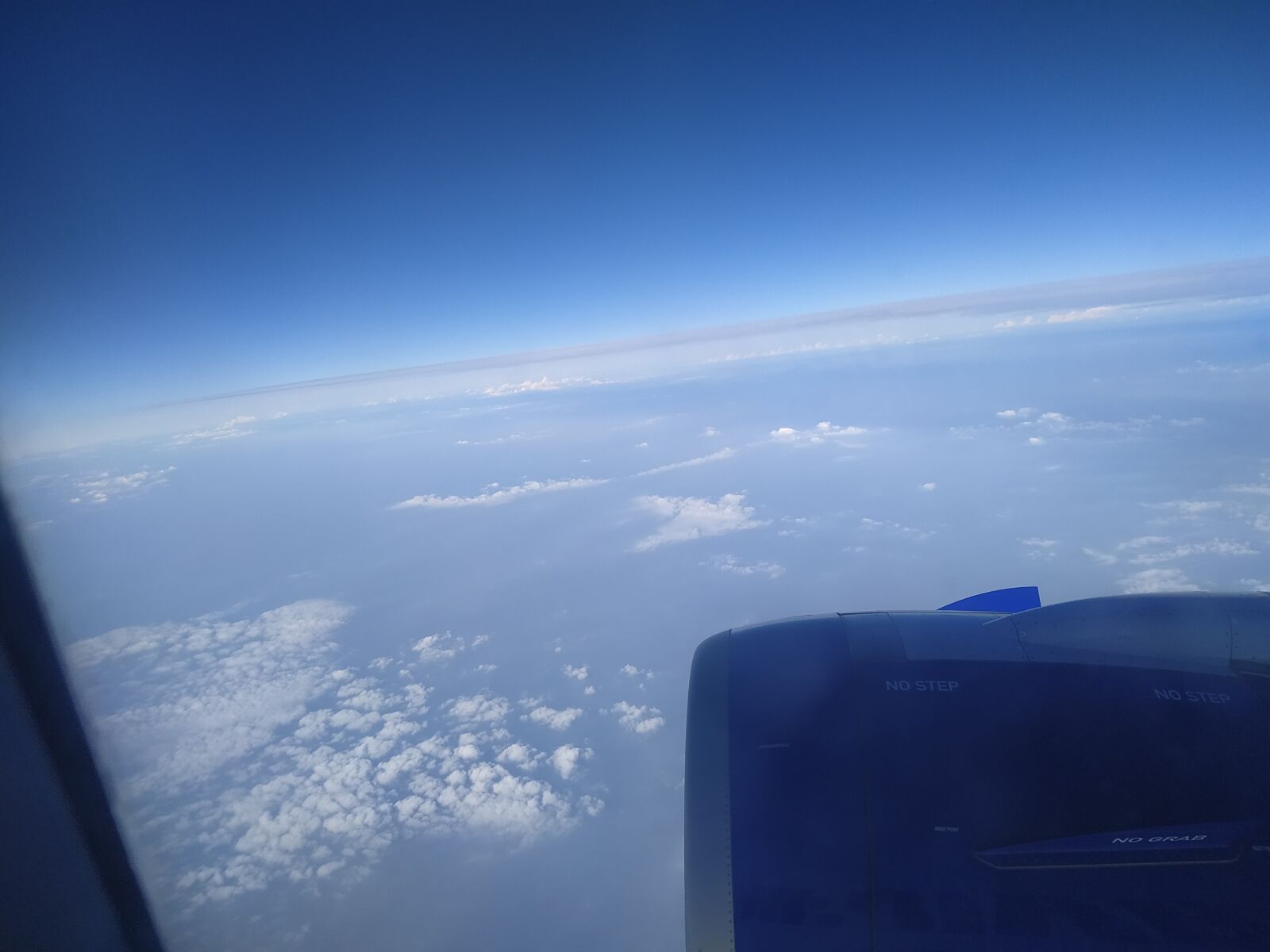 Xiaomi Redmi Note 6 Pro sample photo. Sky, airplane, travel photography