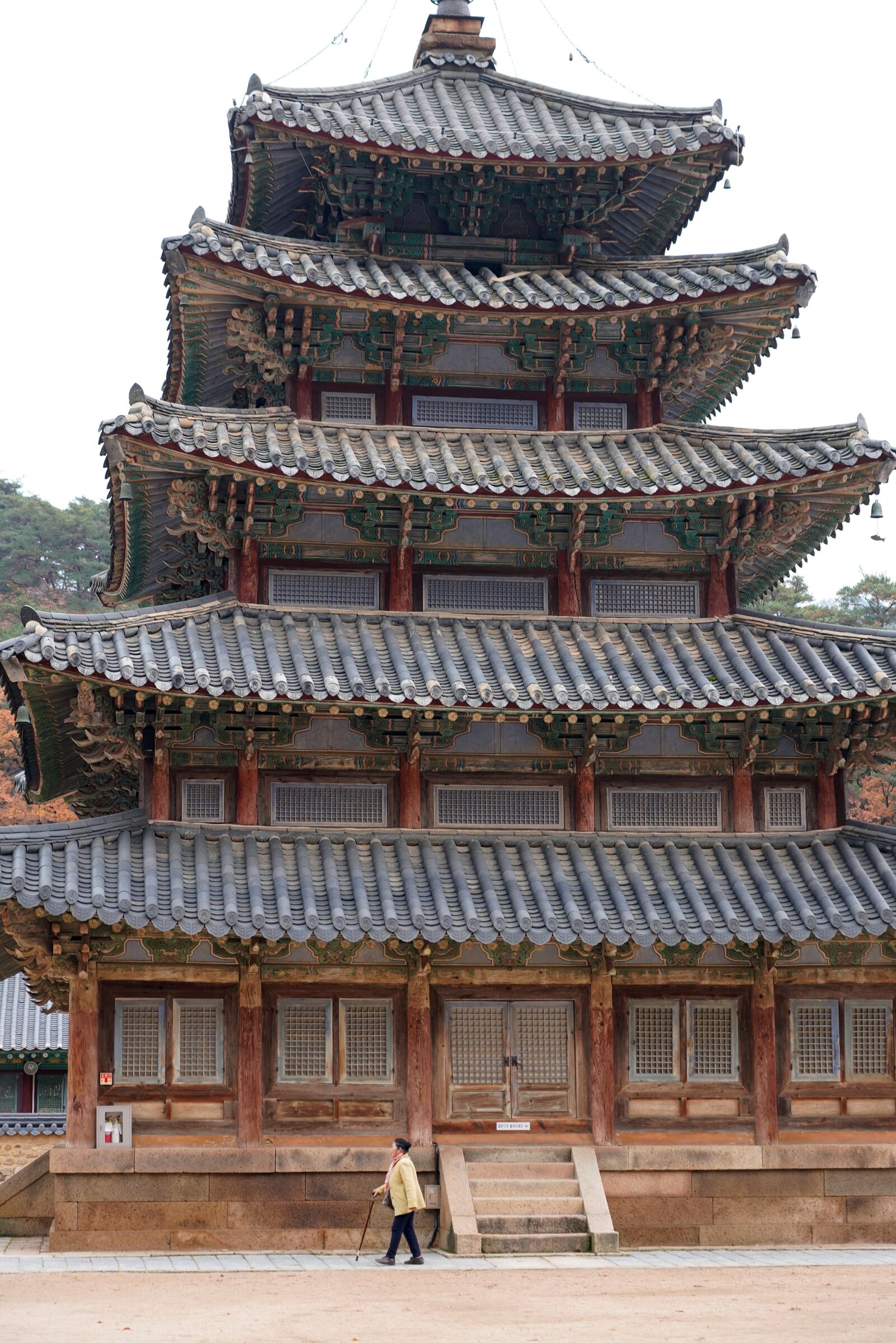 Sony FE 24-105mm F4 G OSS sample photo. Korea, temple, section photography