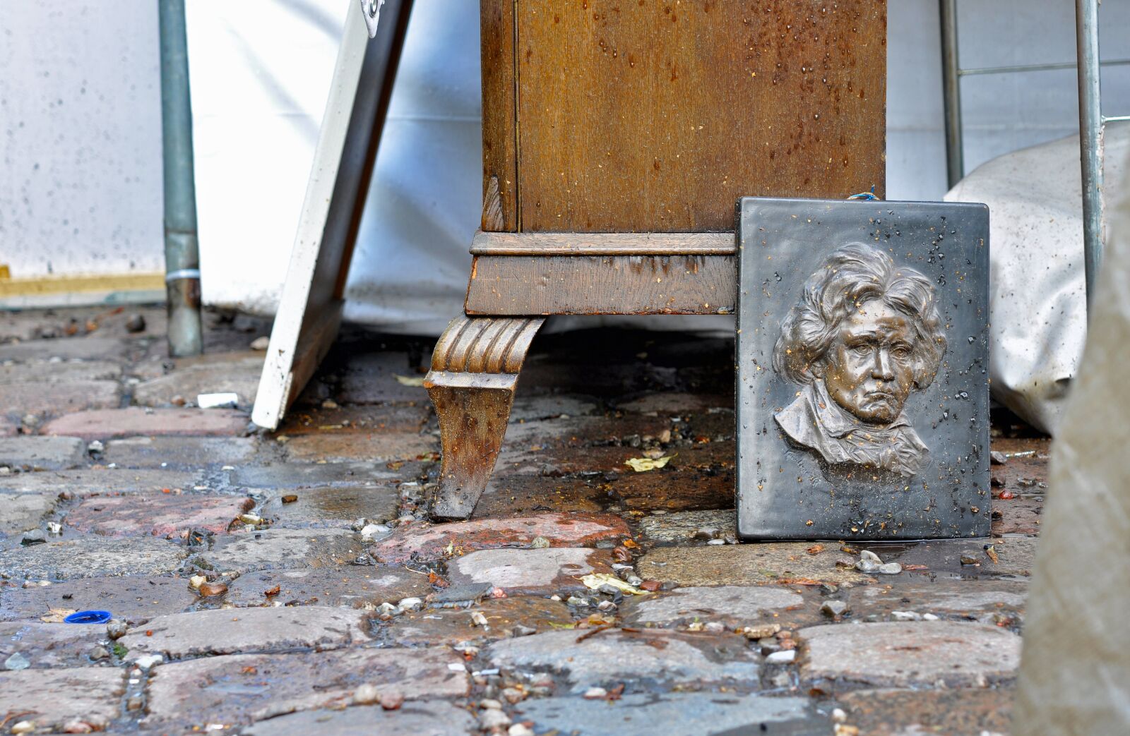 Nikon D90 sample photo. Flea market, image, relief photography