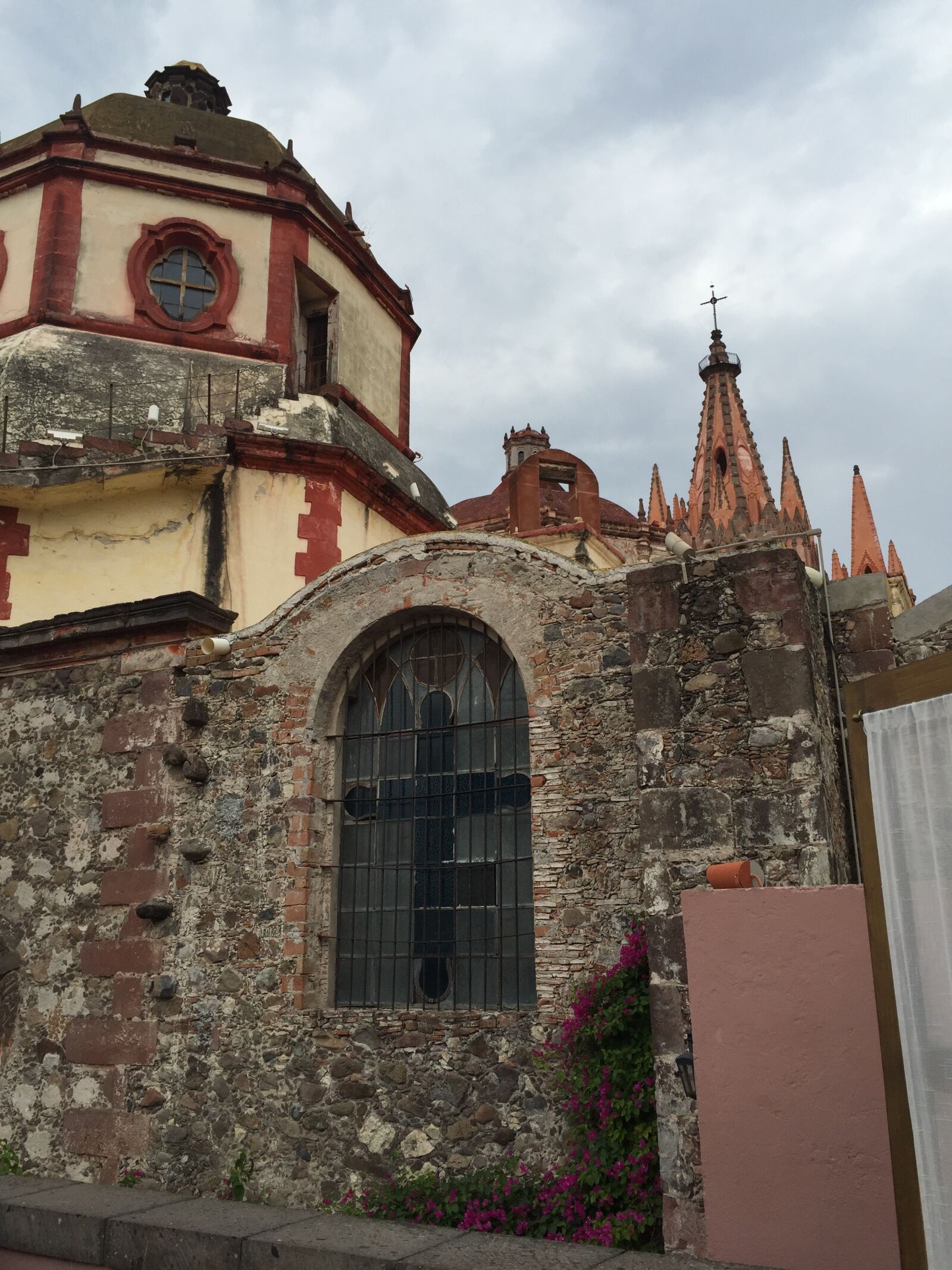iPhone 6 Plus back camera 4.15mm f/2.2 sample photo. San miguel de allende photography