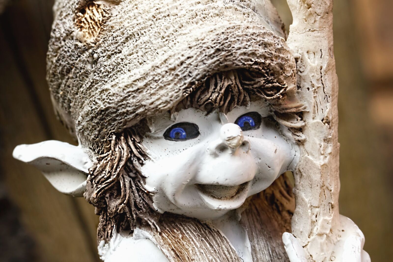 Canon EOS 550D (EOS Rebel T2i / EOS Kiss X4) sample photo. Doll, hat, eyes, sculpture photography
