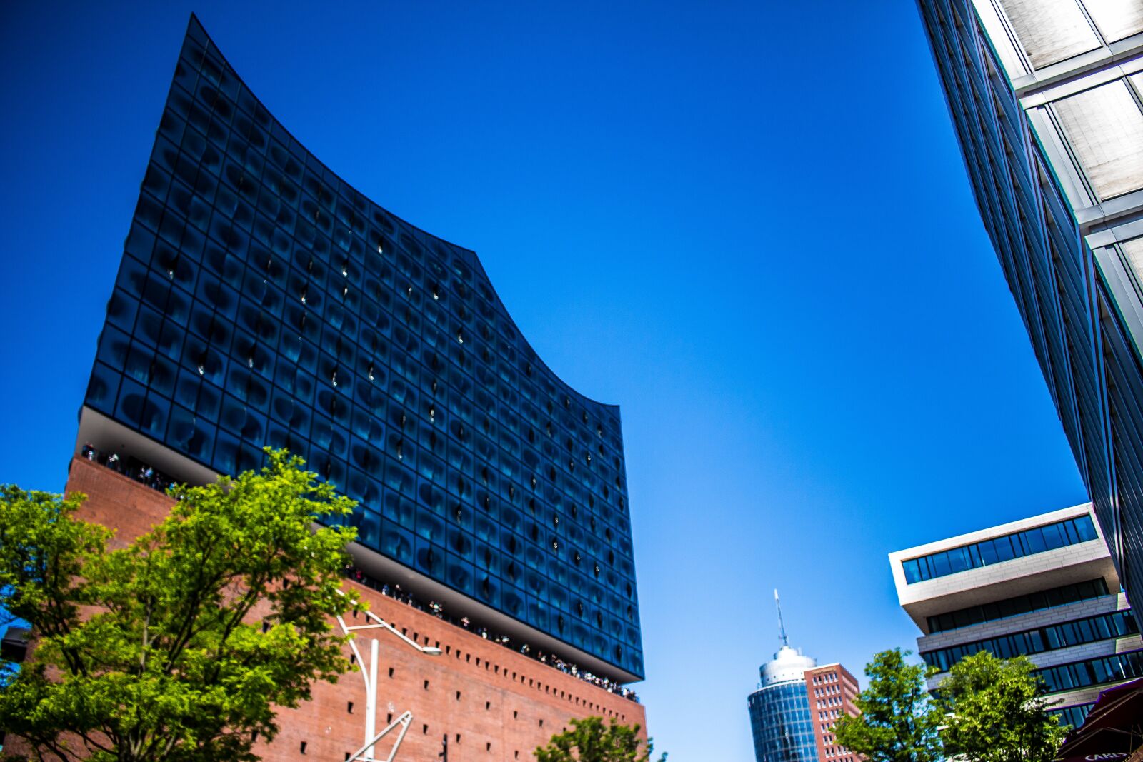 Canon EOS 100D (EOS Rebel SL1 / EOS Kiss X7) sample photo. Elbe philharmonic hall, elbe photography