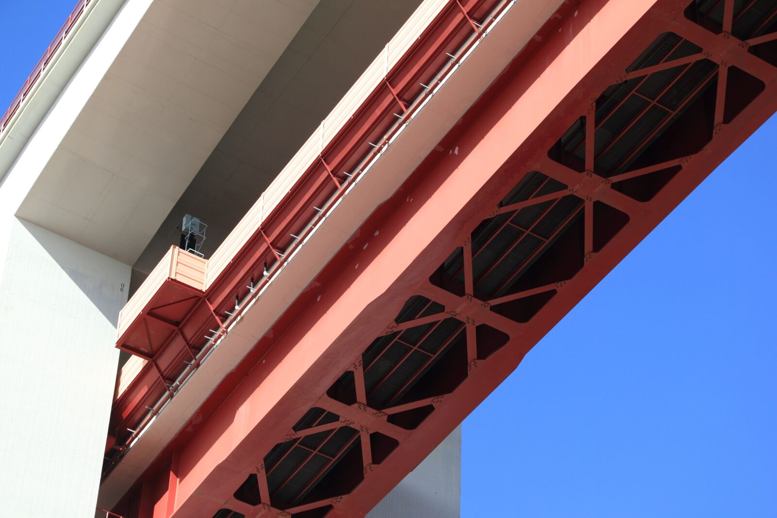 Canon EOS 550D (EOS Rebel T2i / EOS Kiss X4) sample photo. Portugal, lisbon, railway photography