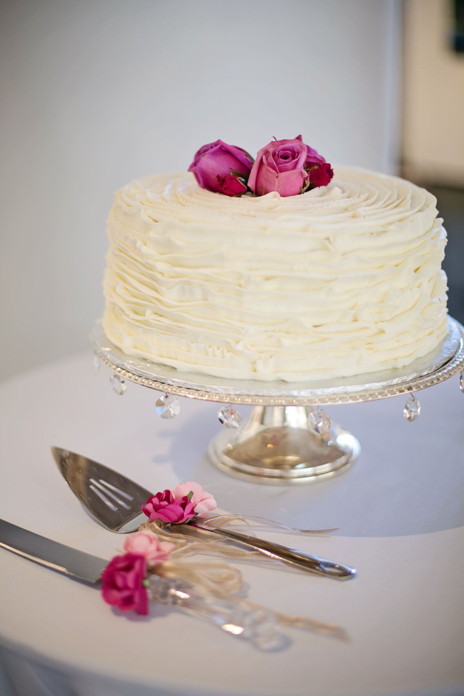 Canon EF 50mm F1.4 USM sample photo. Cake, birthday, bridal photography