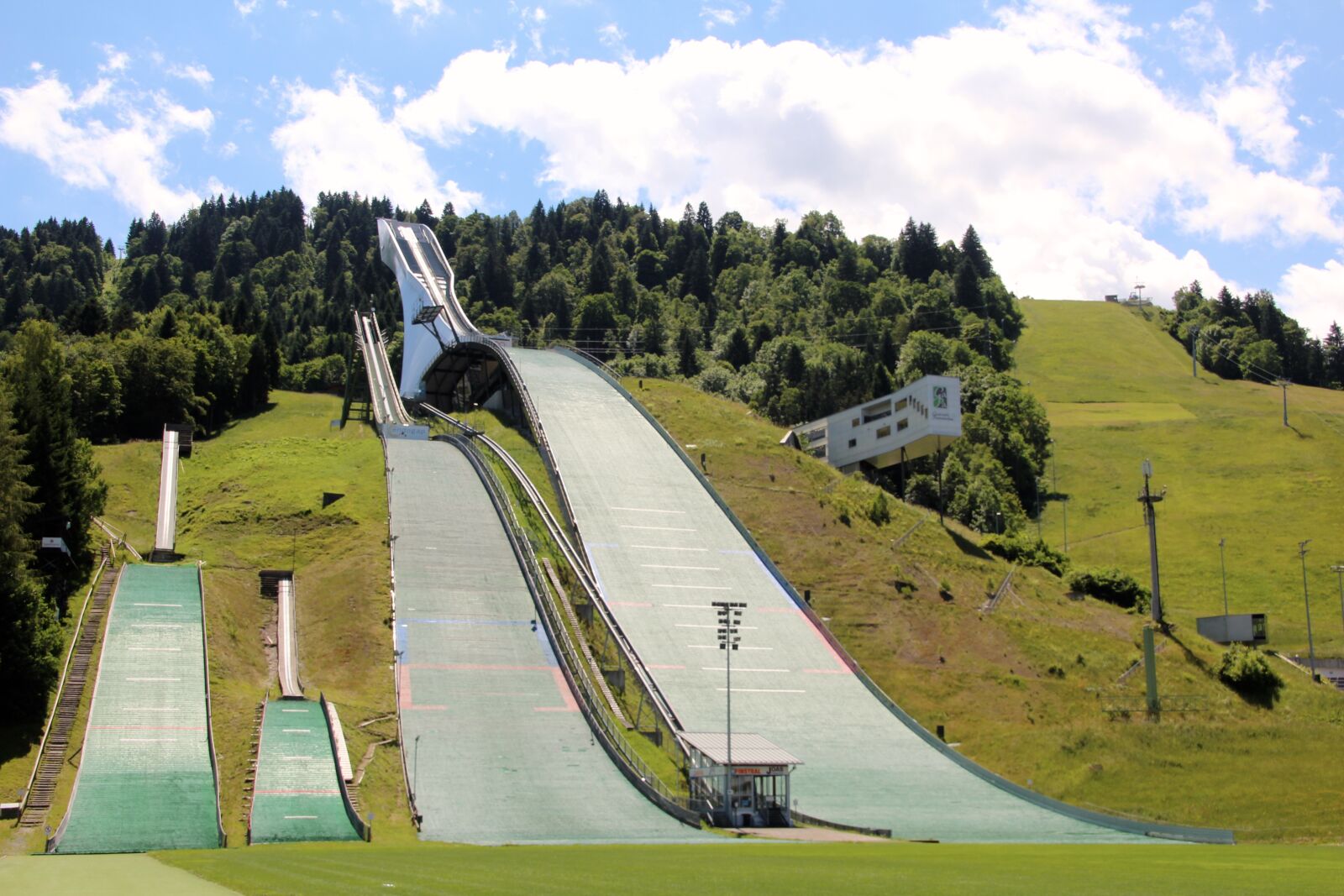 Canon EOS 600D (Rebel EOS T3i / EOS Kiss X5) sample photo. Ski resort, garmisch partenkirchen photography