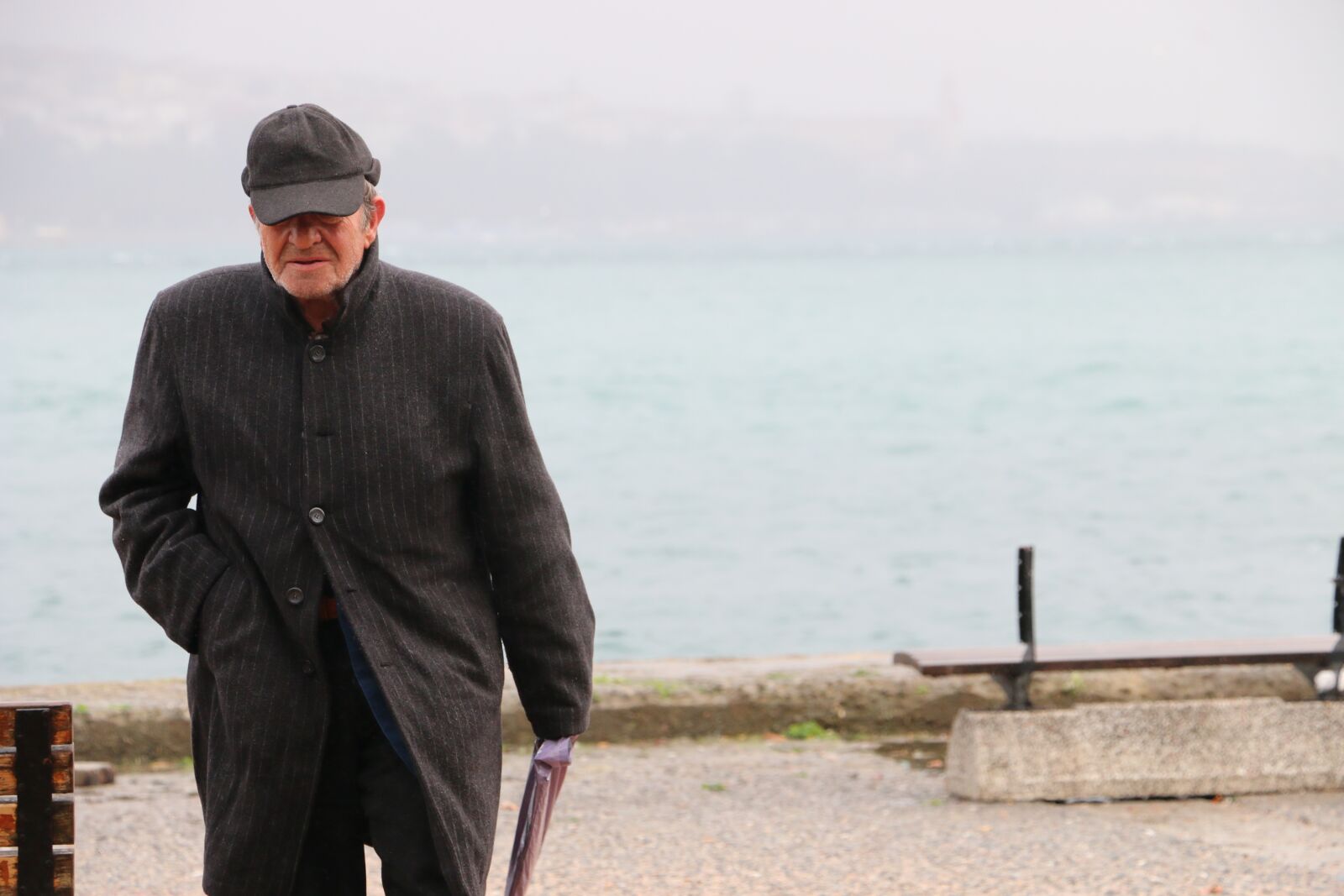 Canon EOS 70D sample photo. Old man, tired, people photography