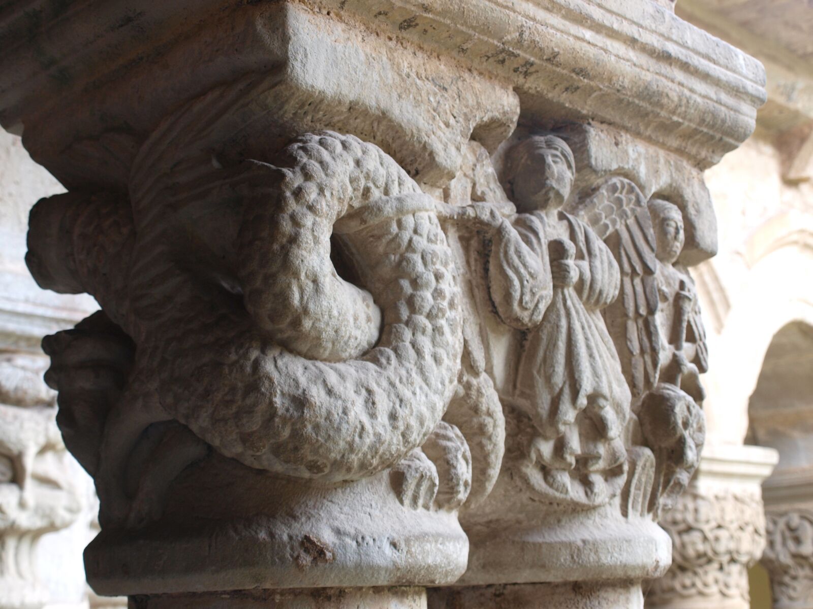 Olympus E-520 (EVOLT E-520) sample photo. Collegiate church, cloister of photography
