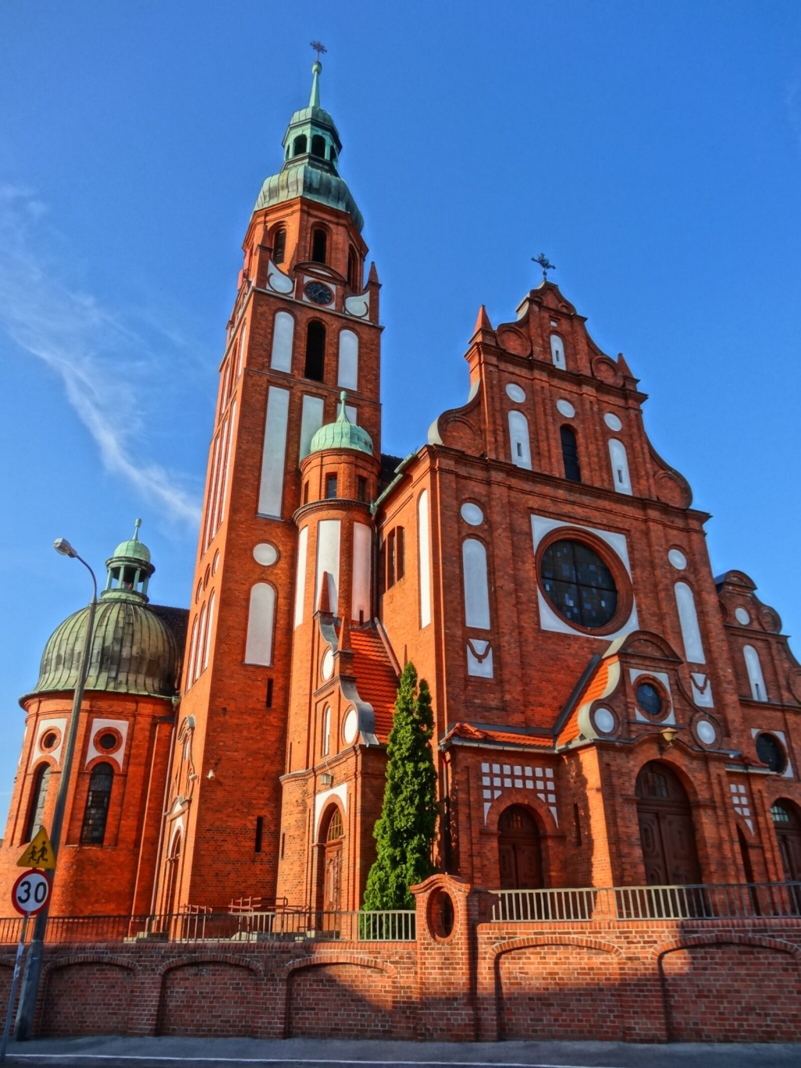 Sony Cyber-shot DSC-HX20V sample photo. Holy trinity church, bydgoszcz photography