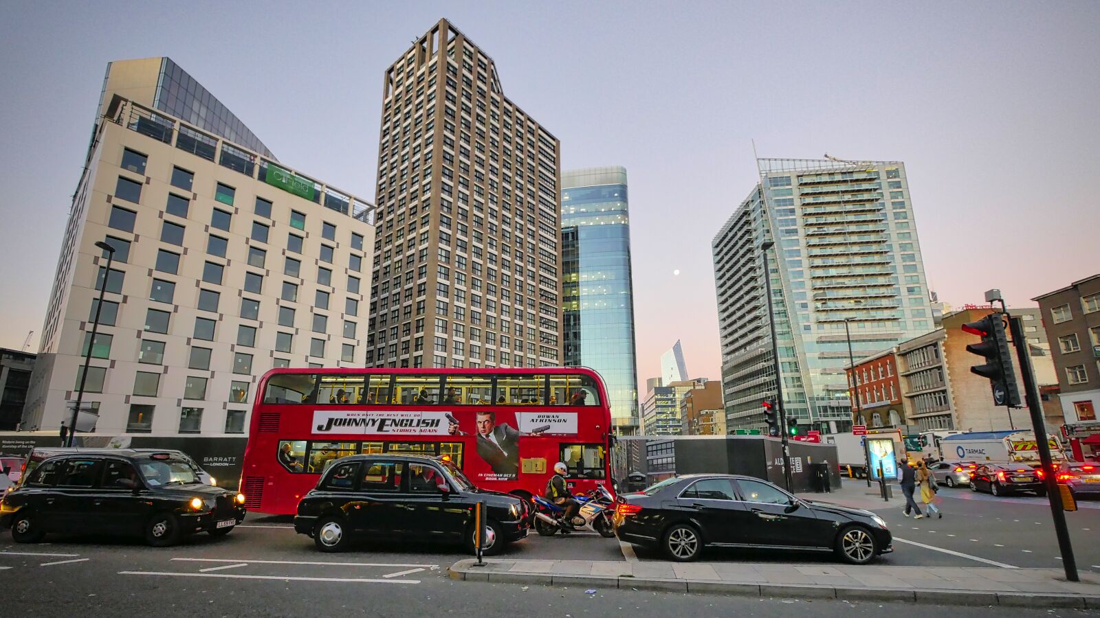 Panasonic Lumix DMC-GX8 sample photo. Bus, london, england photography