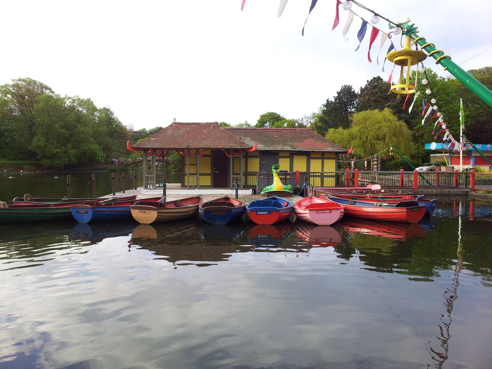 Samsung Galaxy S2 sample photo. Rowing boats, peasholm park photography