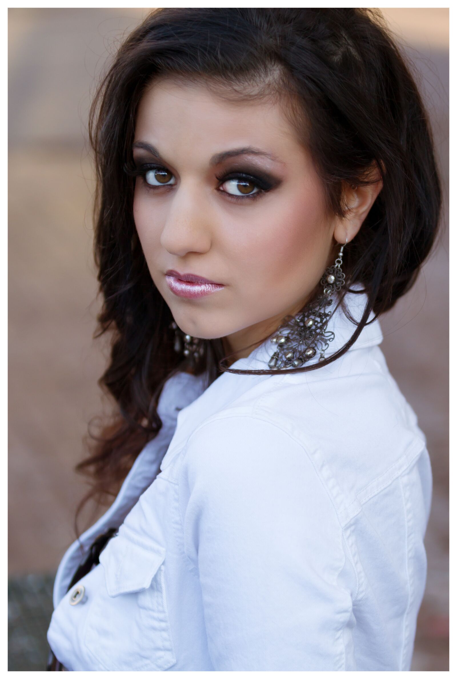 Canon EOS 7D sample photo. Portrait, looking, female photography