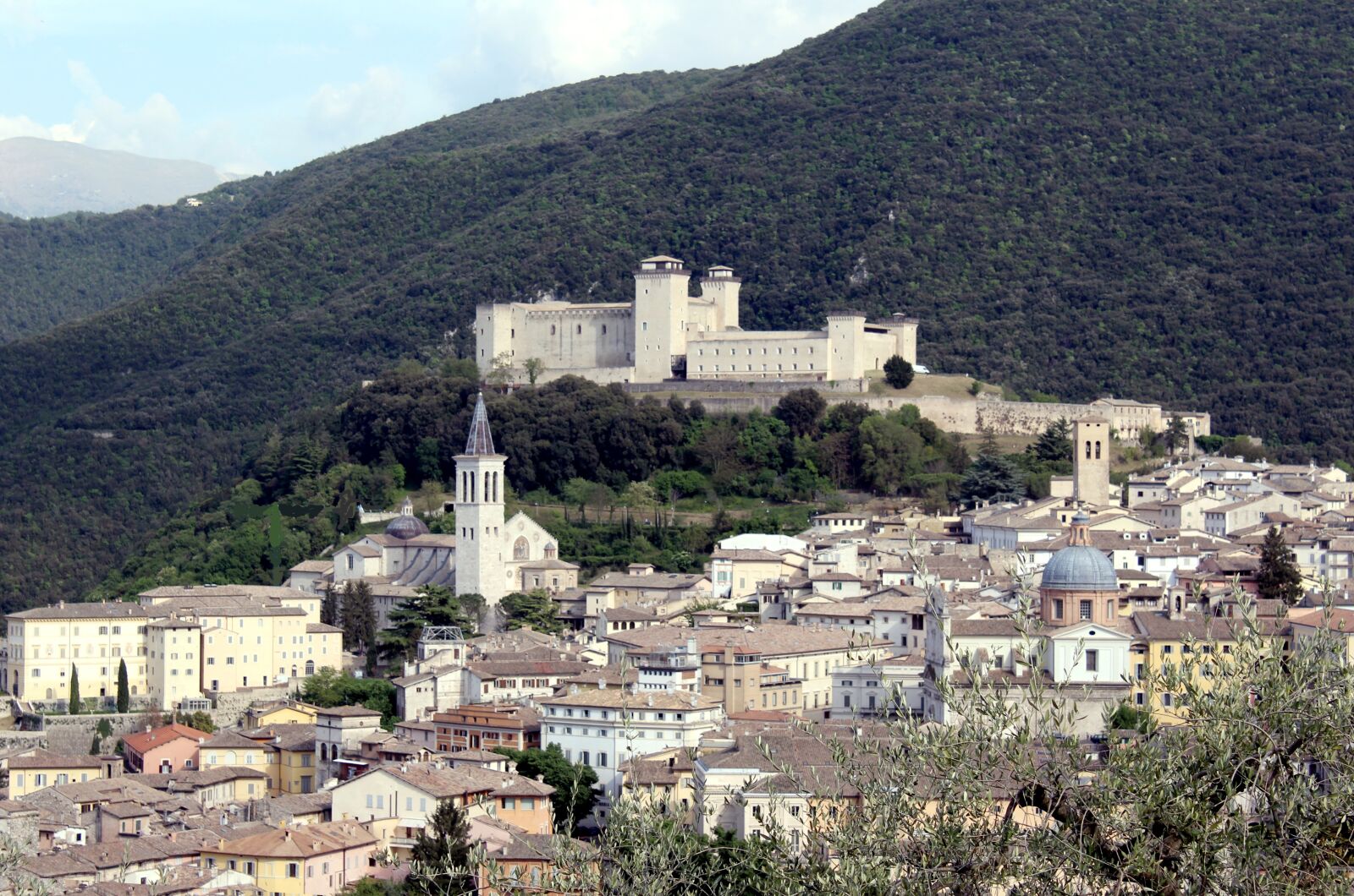 Canon EOS 1200D (EOS Rebel T5 / EOS Kiss X70 / EOS Hi) sample photo. Umbria, spoleto, landscape photography