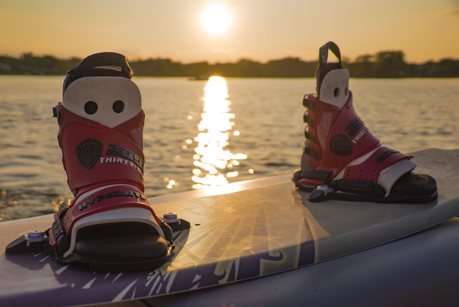 Sony a7S II + Sony FE 24-240mm F3.5-6.3 OSS sample photo. Wakeboarding, sunset, lake photography