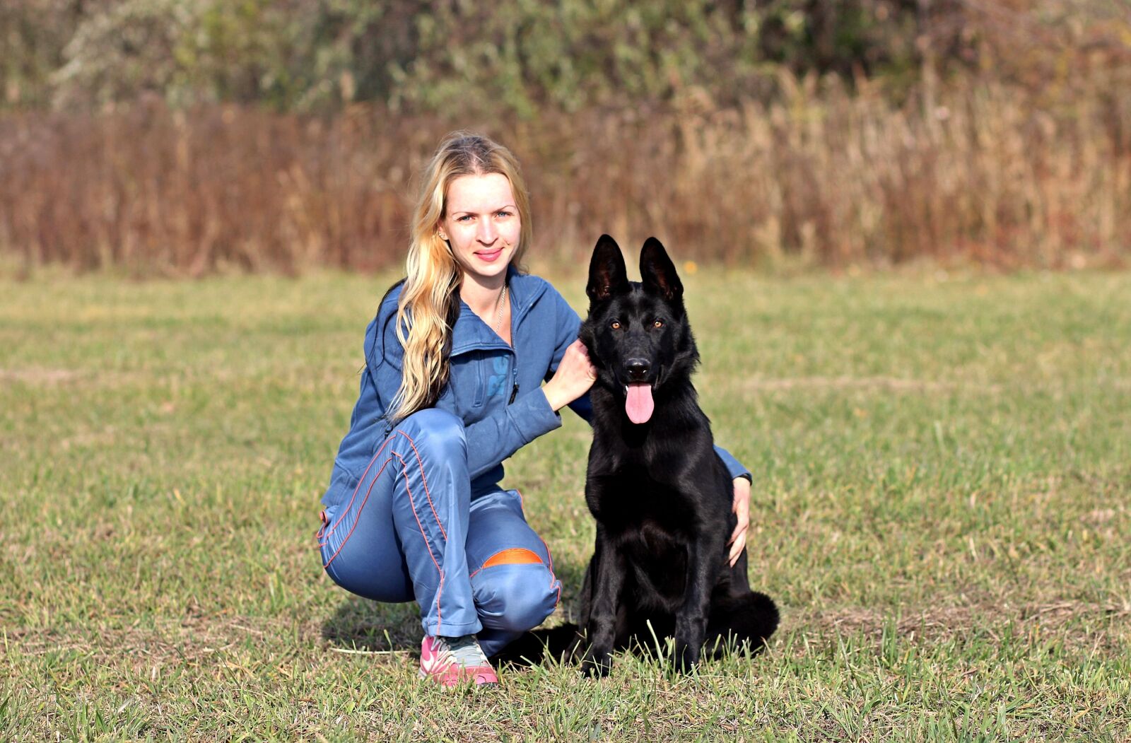 Canon EOS 600D (Rebel EOS T3i / EOS Kiss X5) sample photo. Black german shepherd, blonde photography