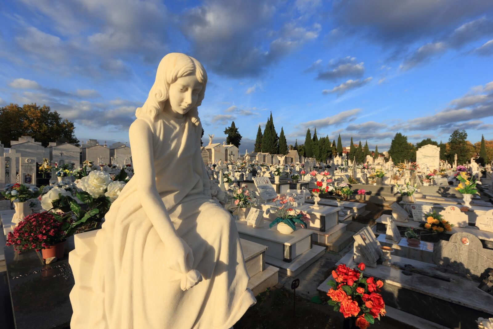 Canon EOS 550D (EOS Rebel T2i / EOS Kiss X4) sample photo. Portugal, evora, cemetery photography