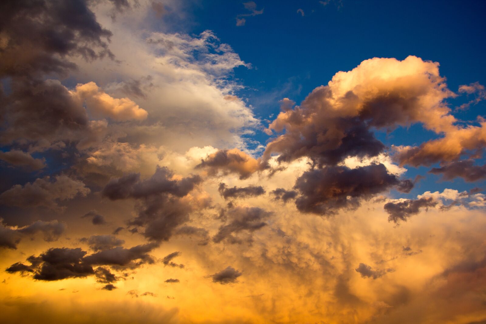 Canon EF-S 17-85mm F4-5.6 IS USM sample photo. Clouds, air, storm photography