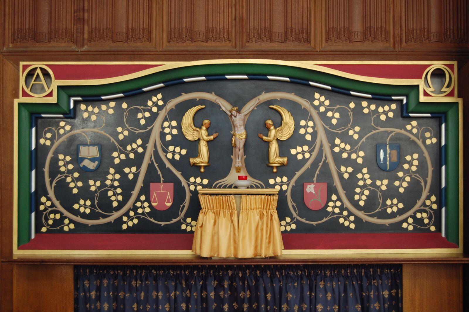 Nikon D40 sample photo. St michaels amersham, reredos photography