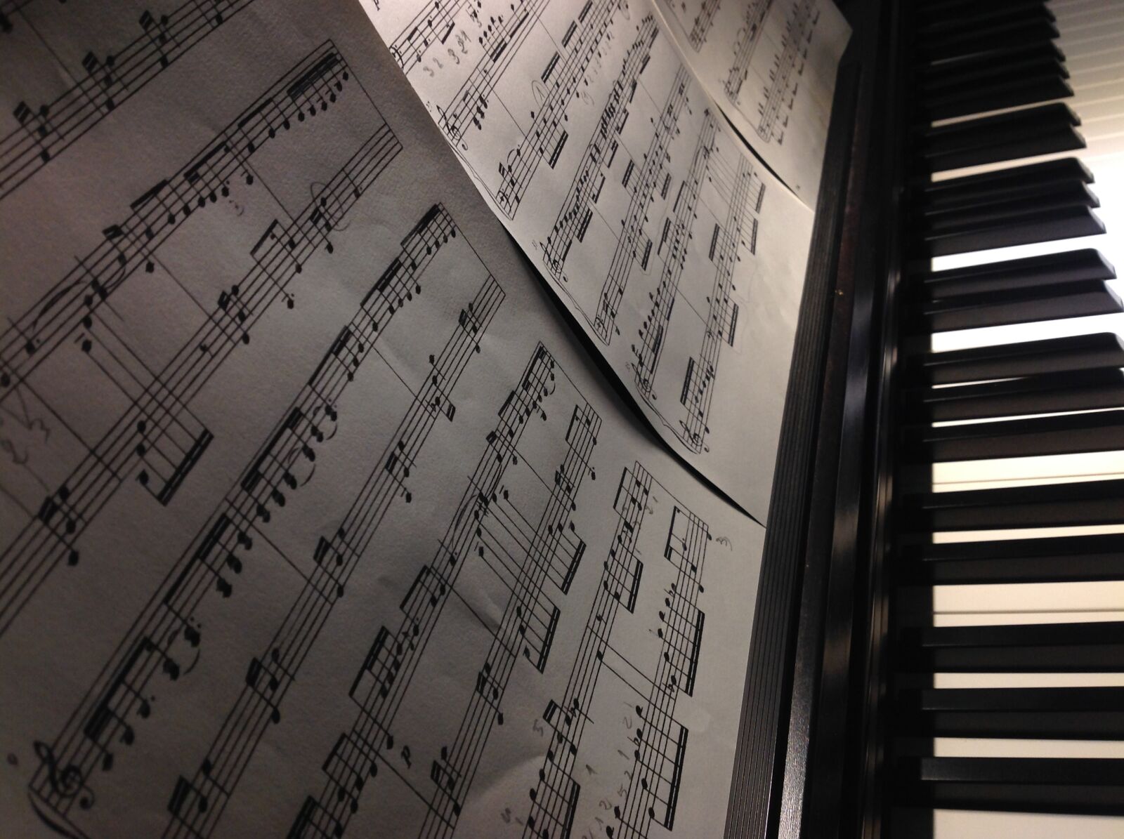 Apple iPad sample photo. Piano, music, notes photography