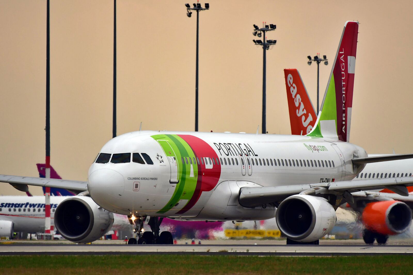 Nikon D7500 sample photo. Aircraft airbus, airport, wing photography