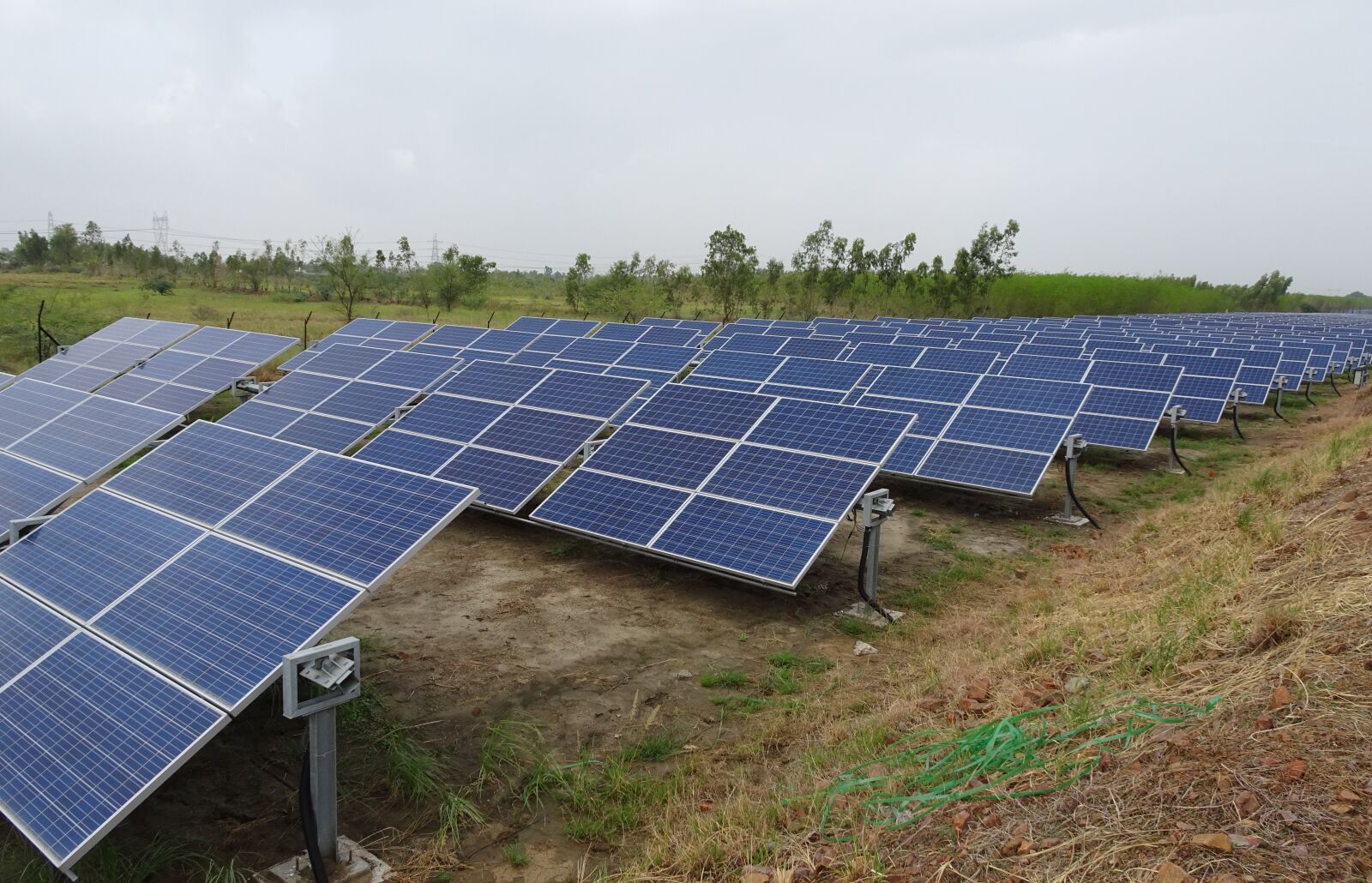 Sony Cyber-shot DSC-HX90V sample photo. Solar panels, renewable energy photography