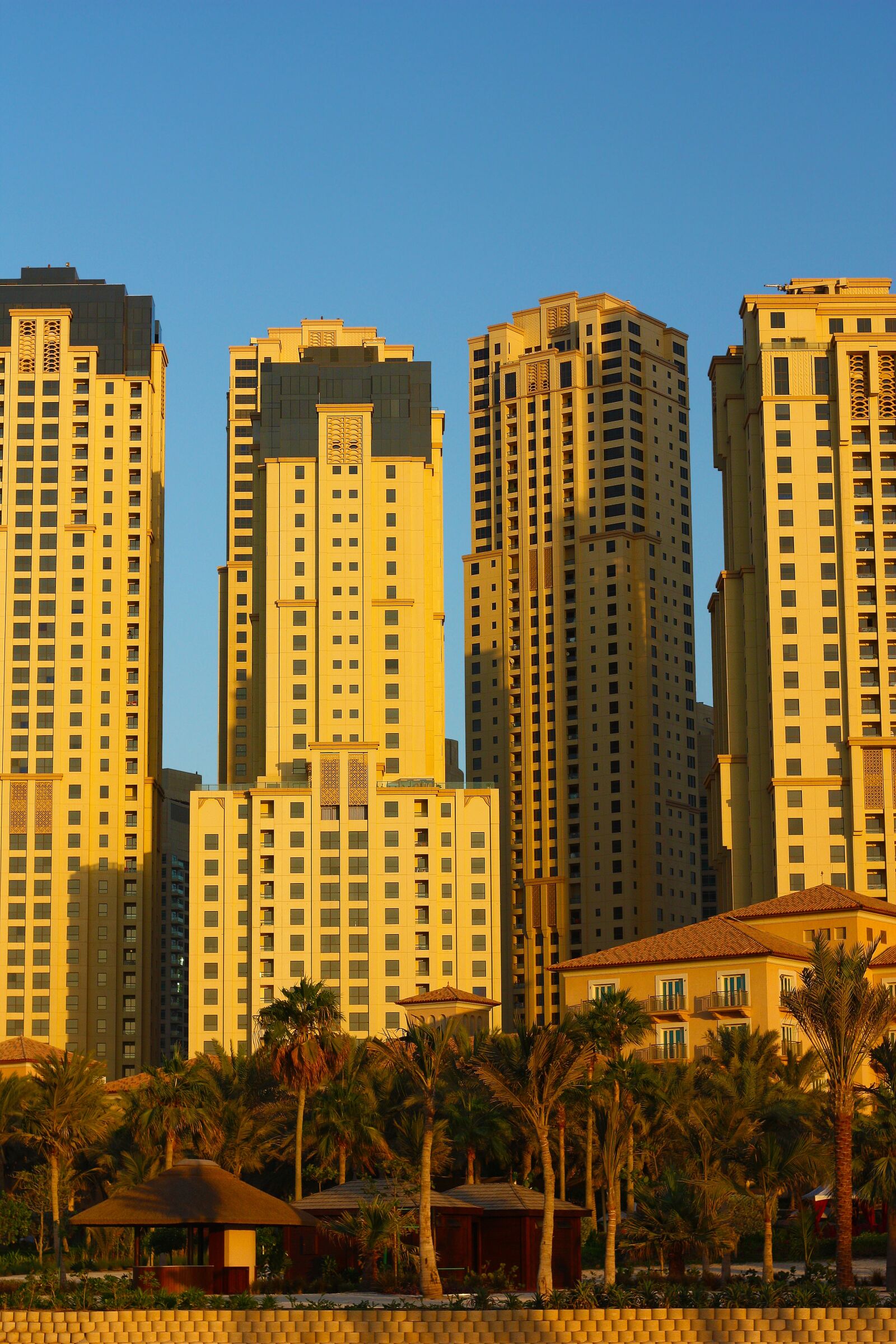 Canon EOS 450D (EOS Rebel XSi / EOS Kiss X2) sample photo. Skyscraper, skyline, dubai photography